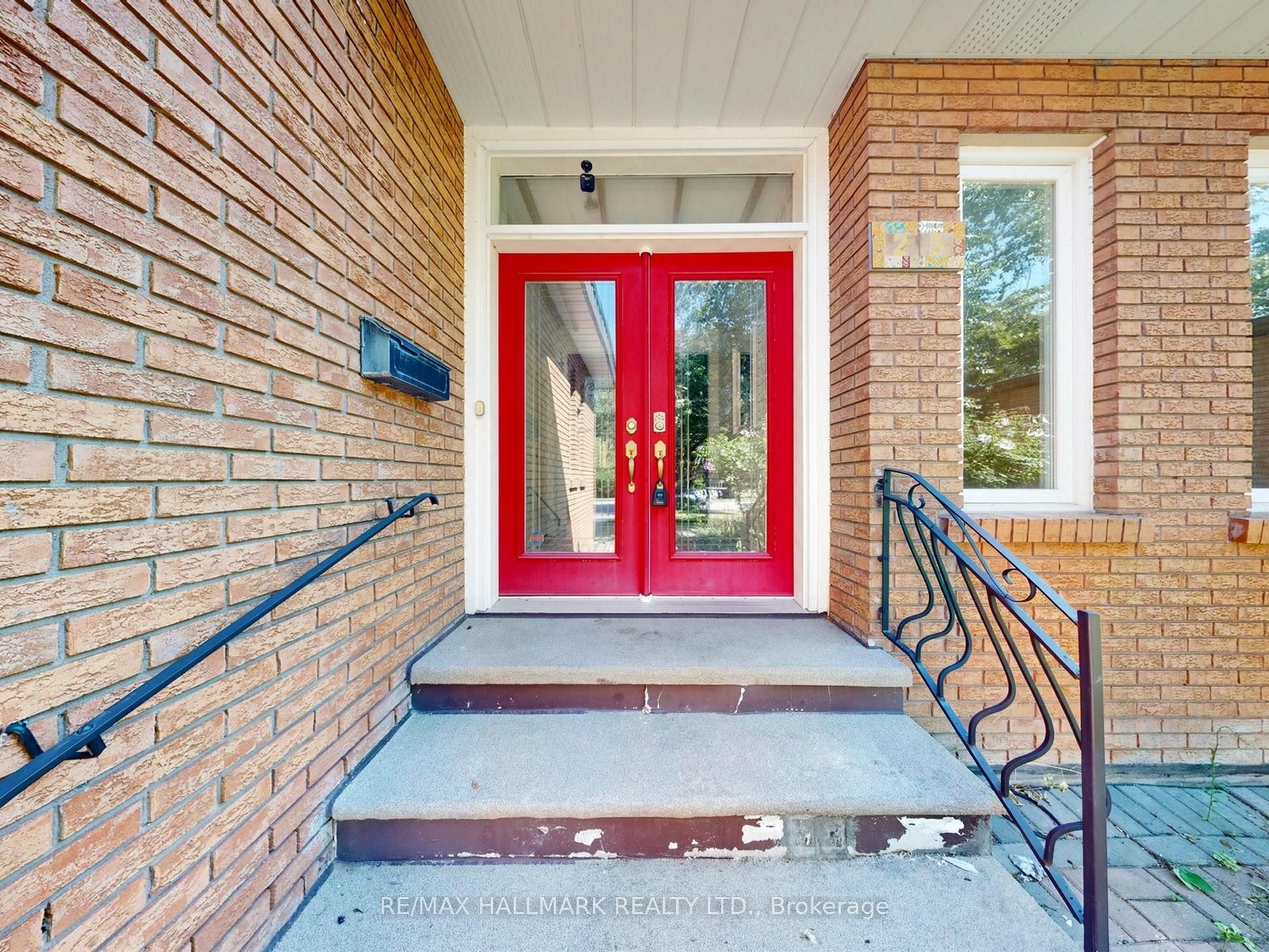 25 Kersey Crescent, Richmond Hill, ON L4C 3W2 photo 3