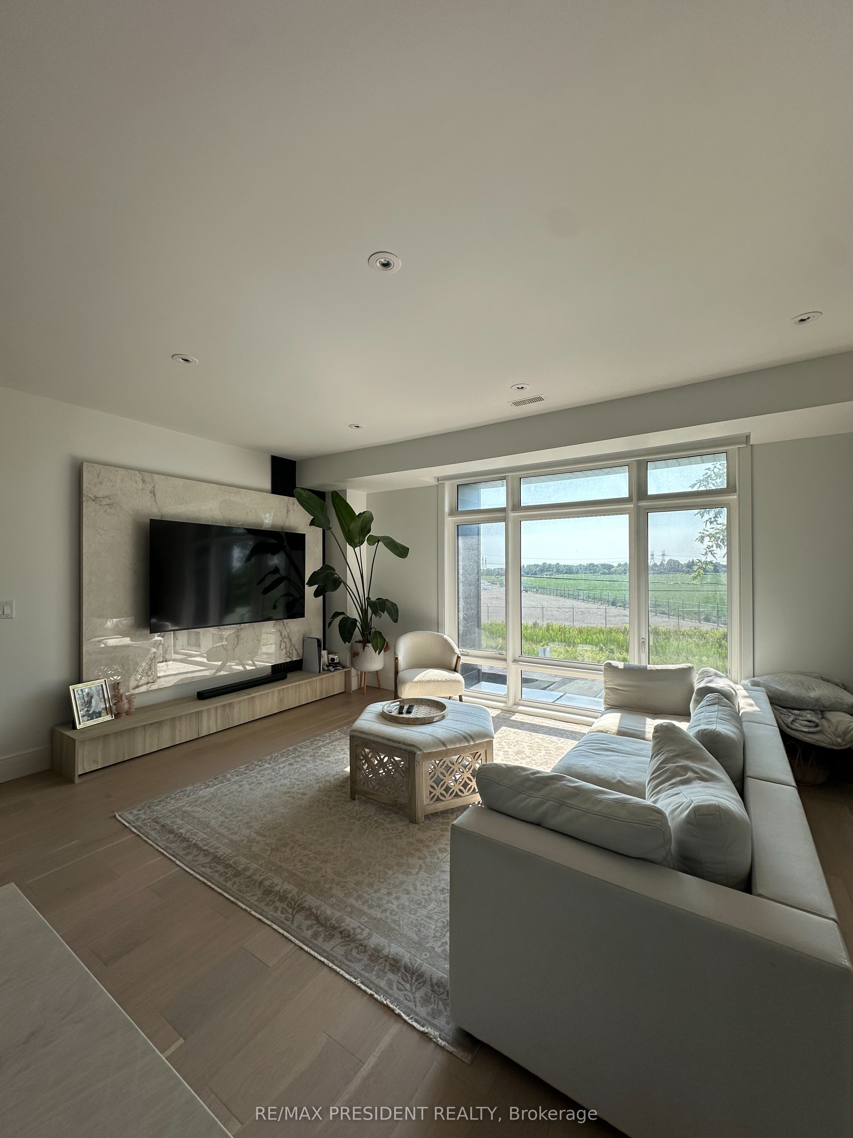 63 Holyrood Crescent, Vaughan, ON L4H 5G2 photo 3