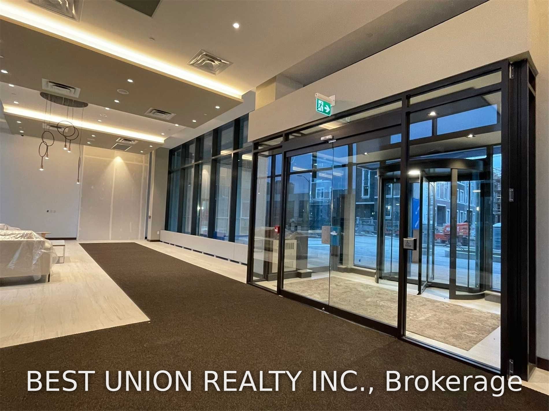 10 Honeycrisp Crescent 310, Vaughan, ON L4K 0M7 photo 3