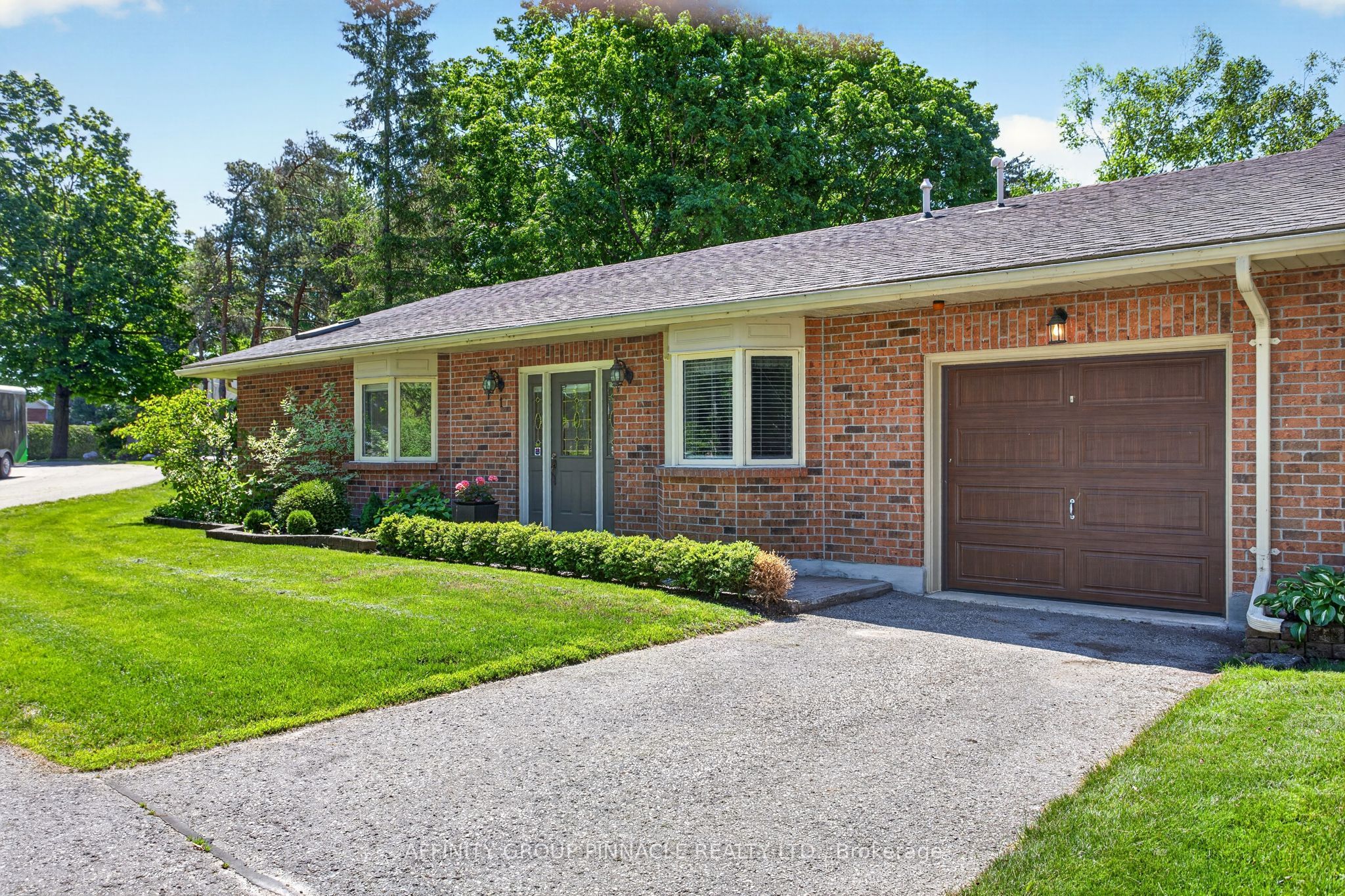 90 Parklawn Boulevard 1, Brock, ON L0K 1A0 photo 2