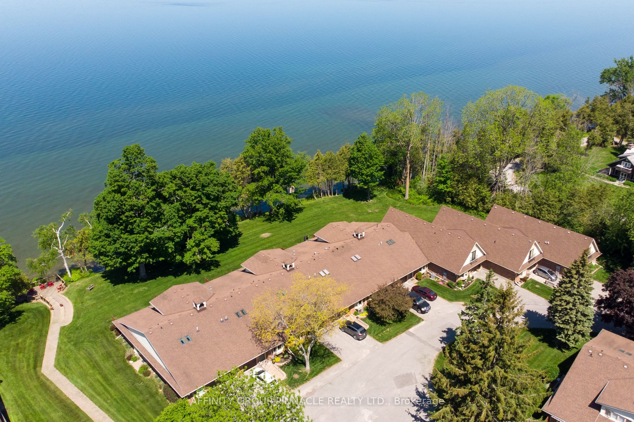 90 Parklawn Boulevard 1, Brock, ON L0K 1A0 photo 3
