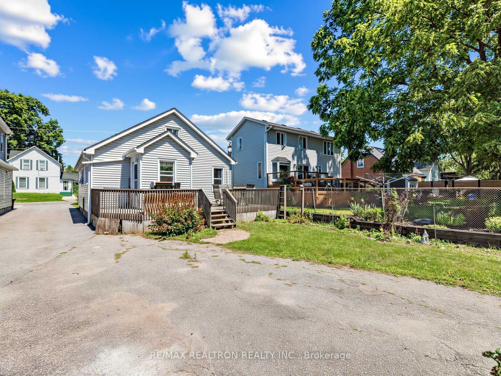 412 Andrew Street, Newmarket, ON L3Y 1H4 photo 4