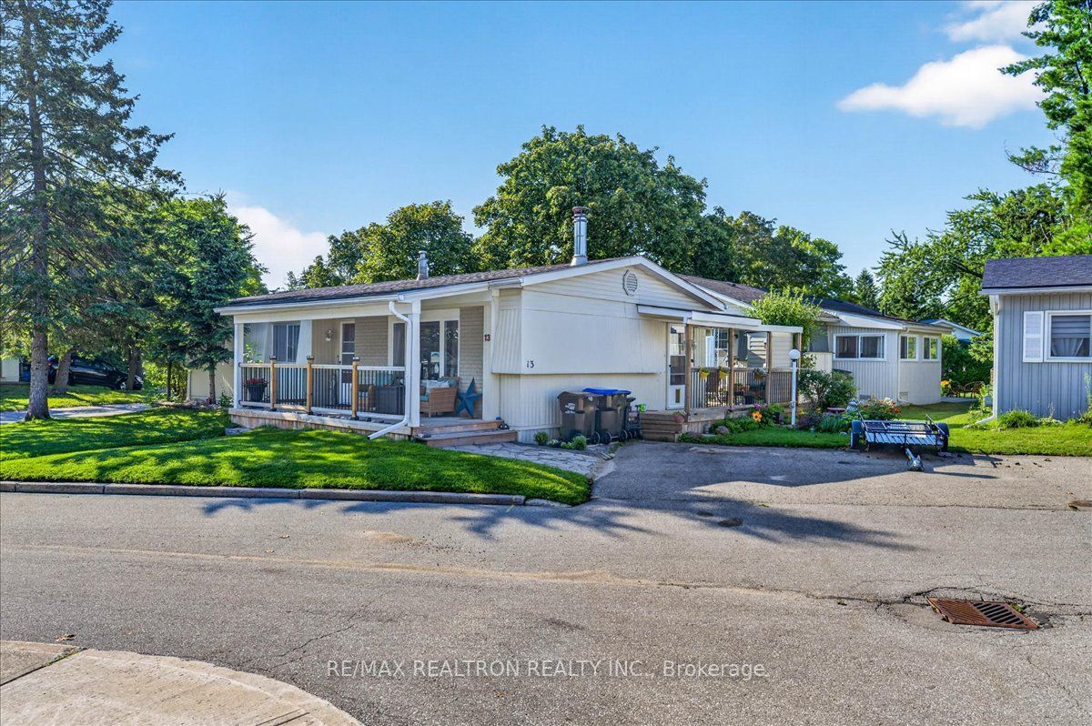 13 Broadway Avenue, Innisfil, ON L9S 1N9 photo 3
