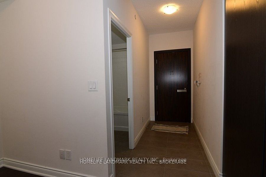 277 South Park Road 701, Markham, ON L3T 0B7 photo 2