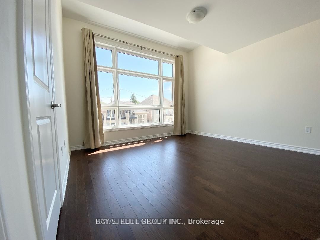 10 Upbound Court, East Gwillimbury, ON L9N 0W1 photo 2