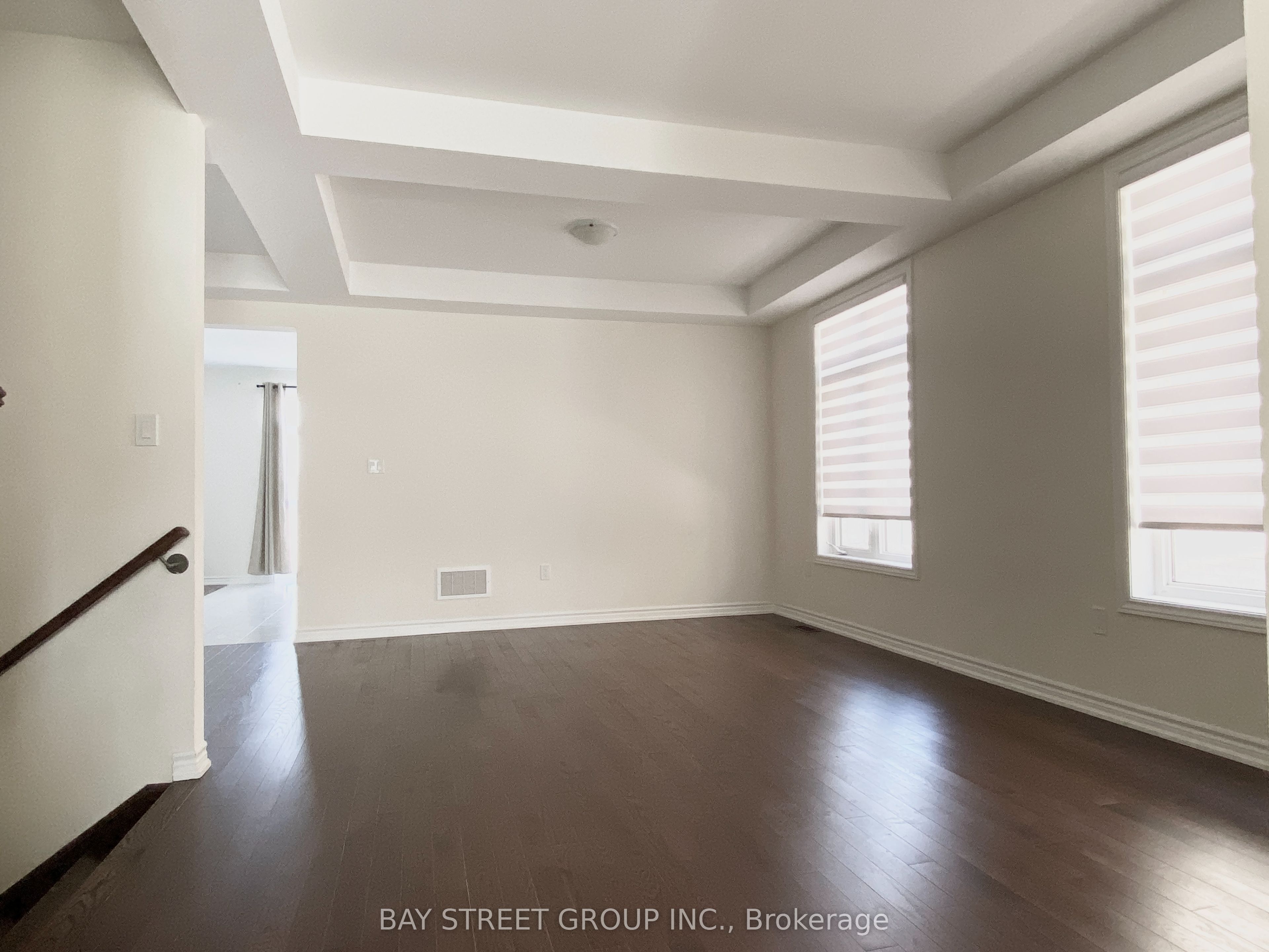 10 Upbound Court, East Gwillimbury, ON L9N 0W1 photo 4