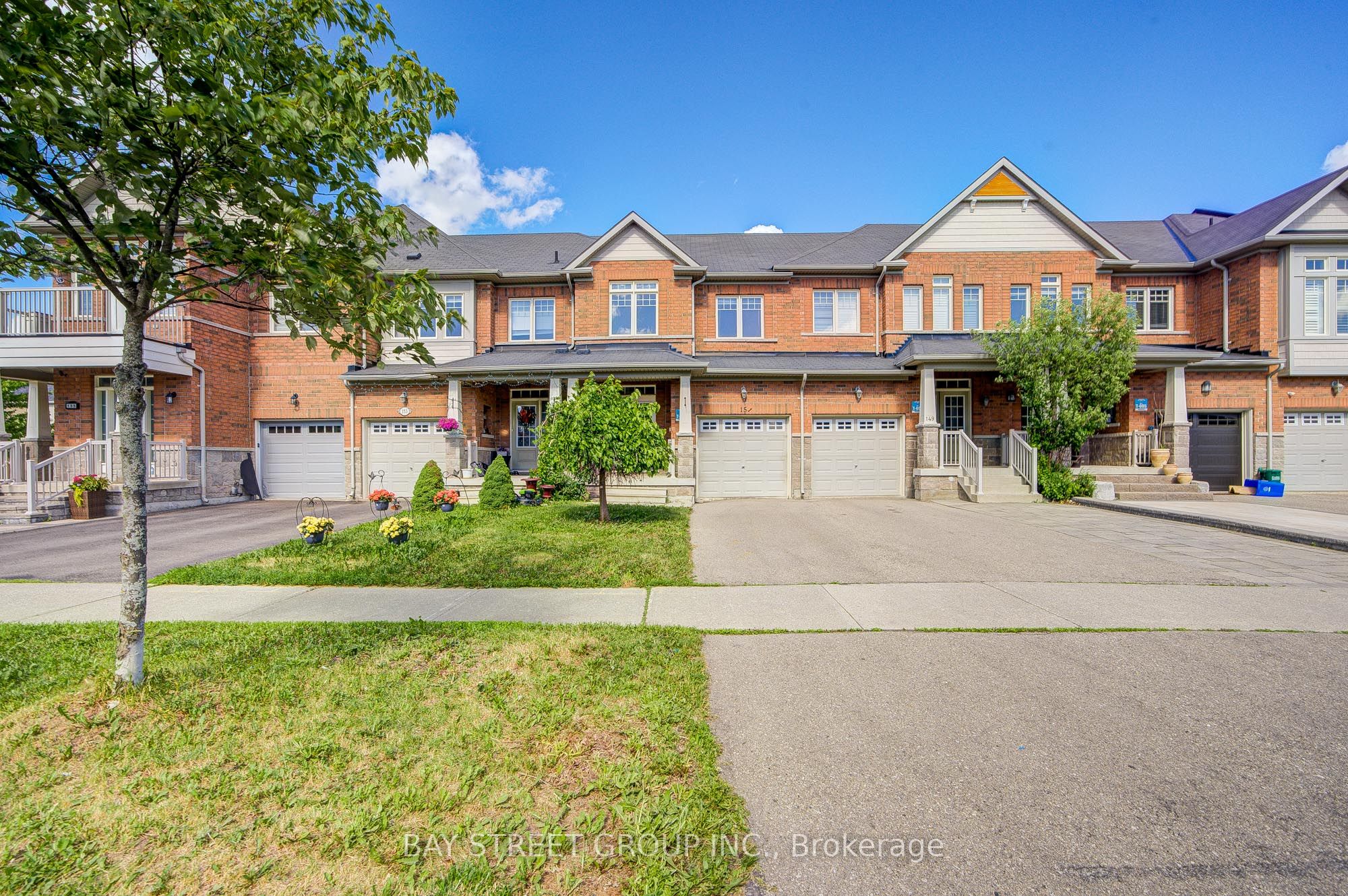 151 Windrow Street, Richmond Hill, ON L4E 0Y2 photo 2