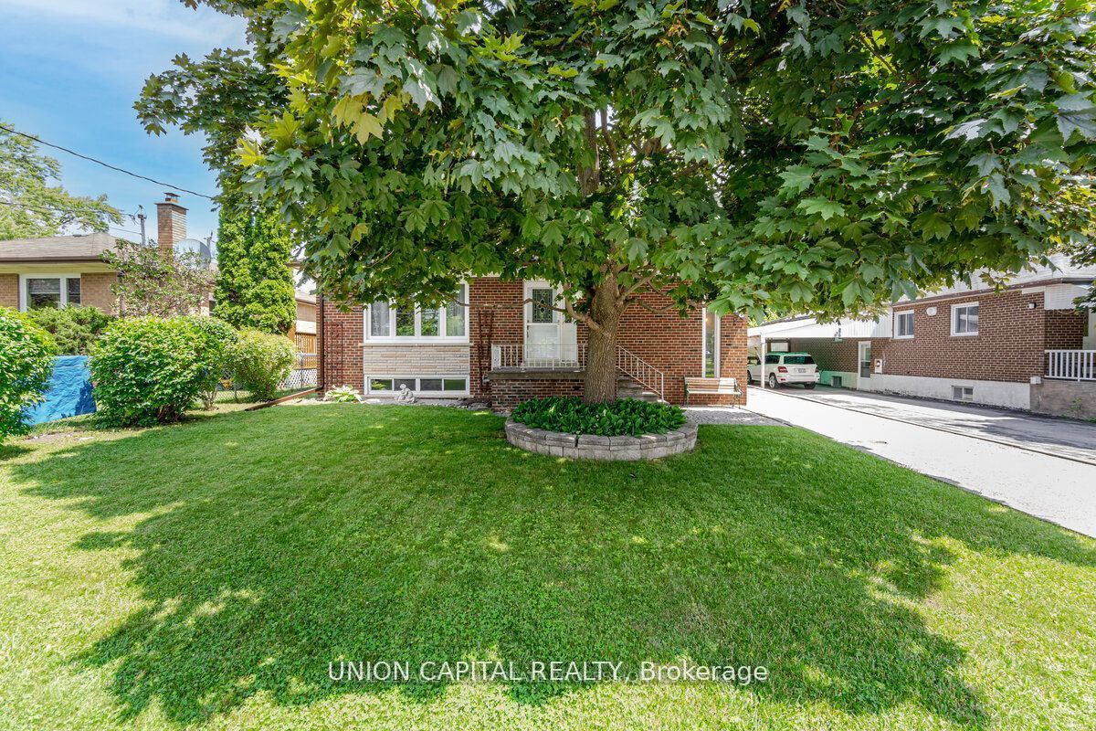 383 Neal Drive, Richmond Hill, ON L4C 3L6 photo 2