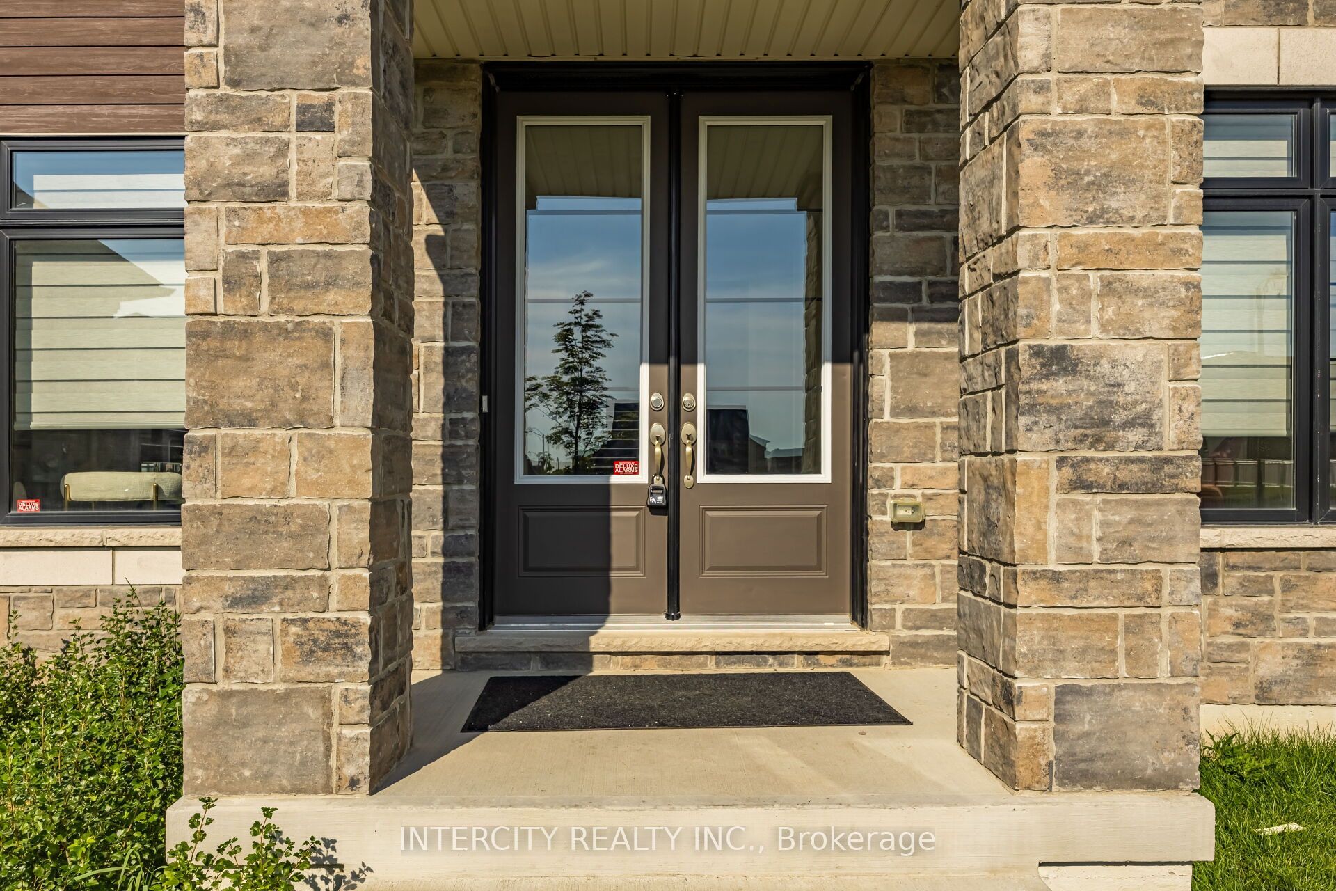8 Elderberry Way, Adjala-Tosorontio, ON L0G 1W0 photo 3