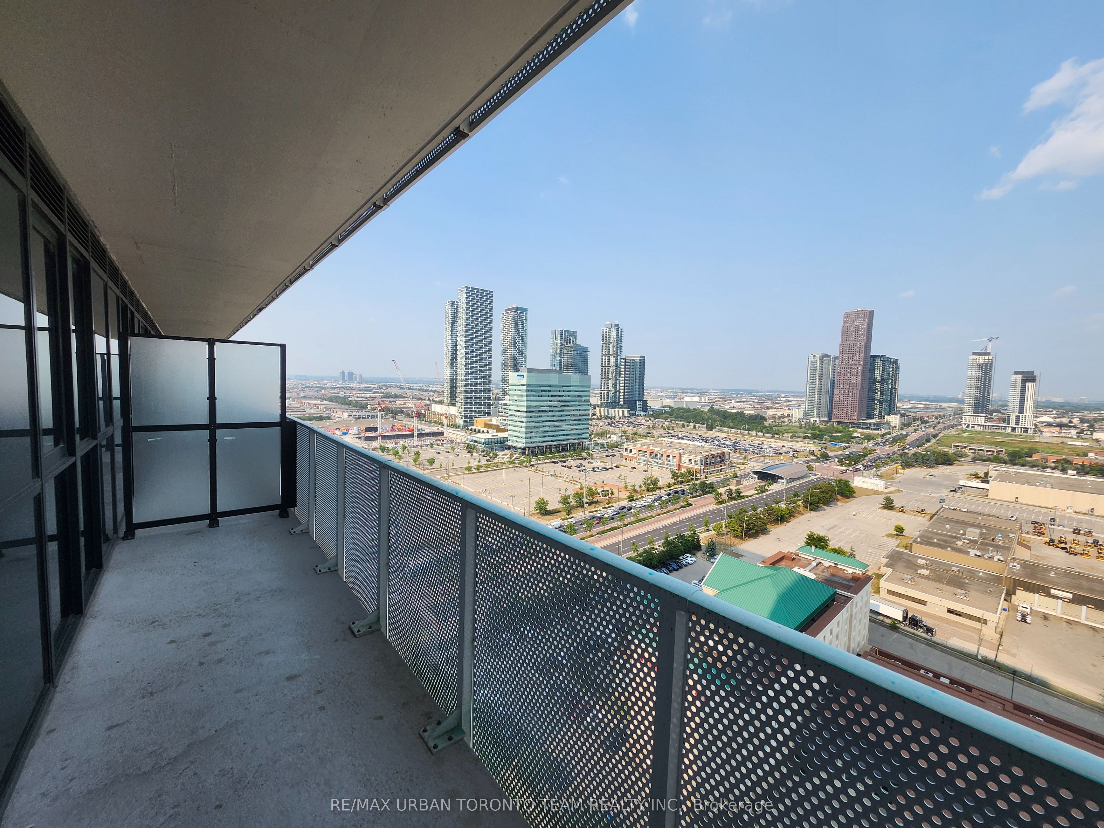 28 Interchange Way 2508, Vaughan, ON L4K 0P8 photo 5