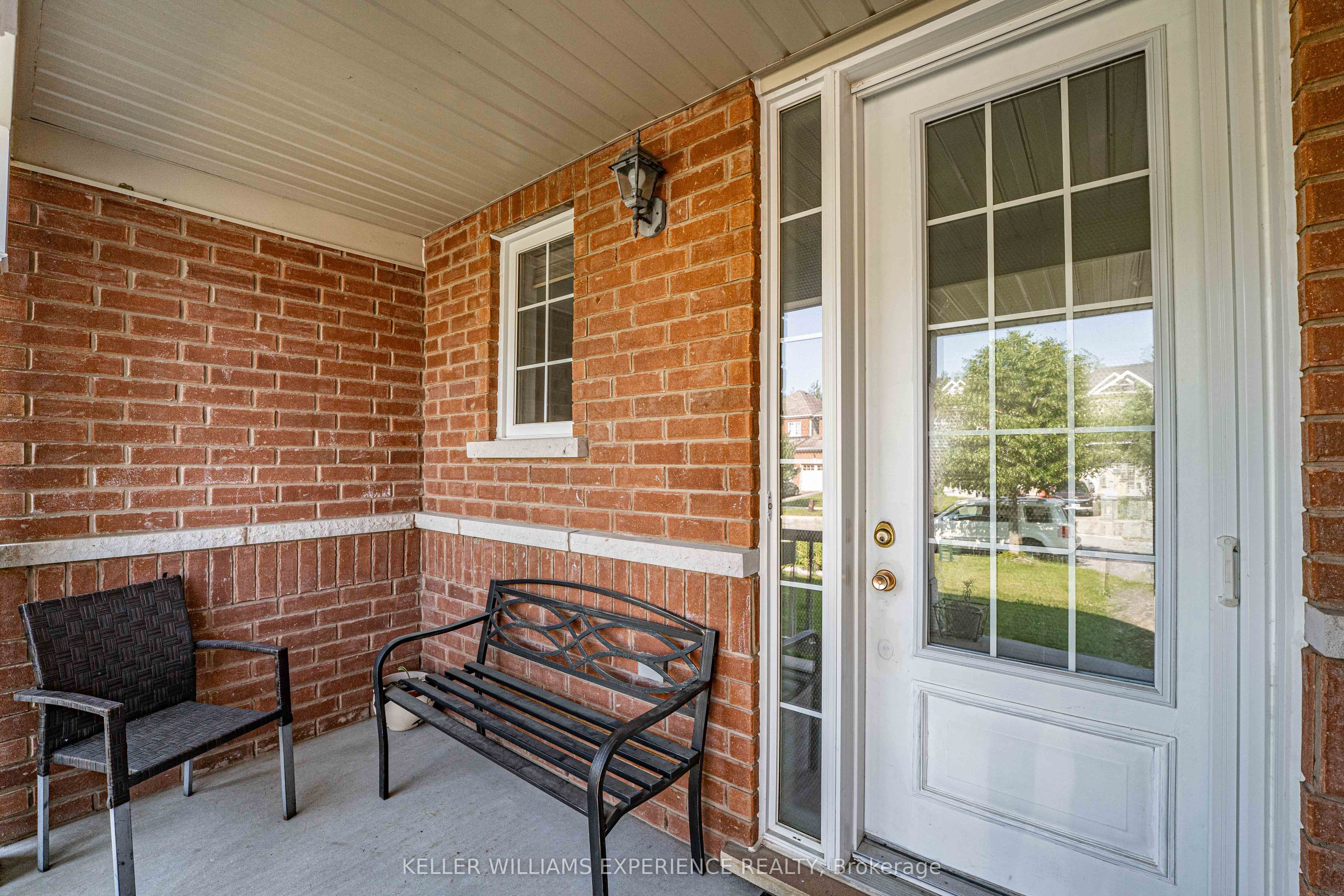 110 COLLIER Crescent, Essa, ON L3W 0M8 photo 4