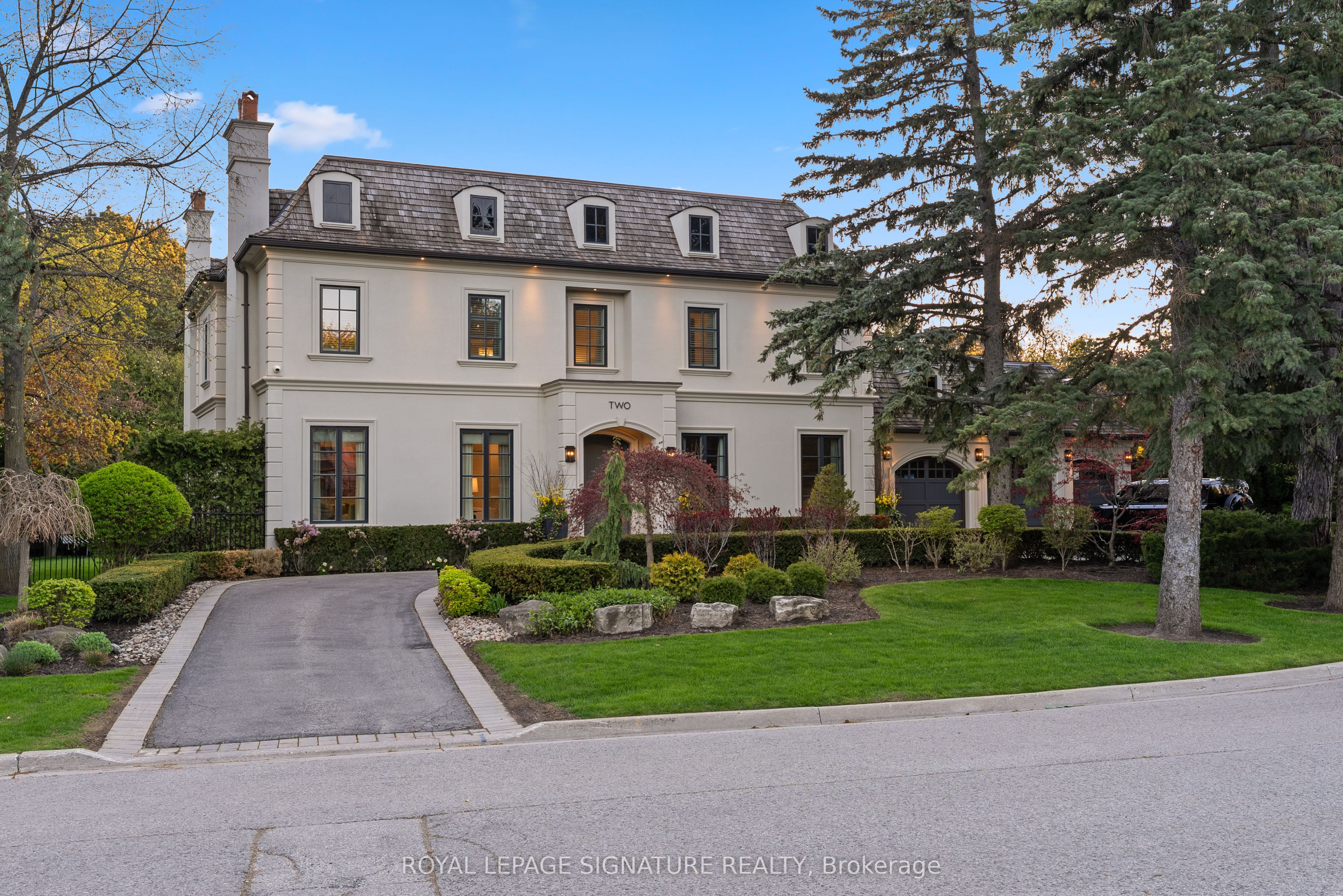 2 Spirea Court, Markham, ON L3T 2W1