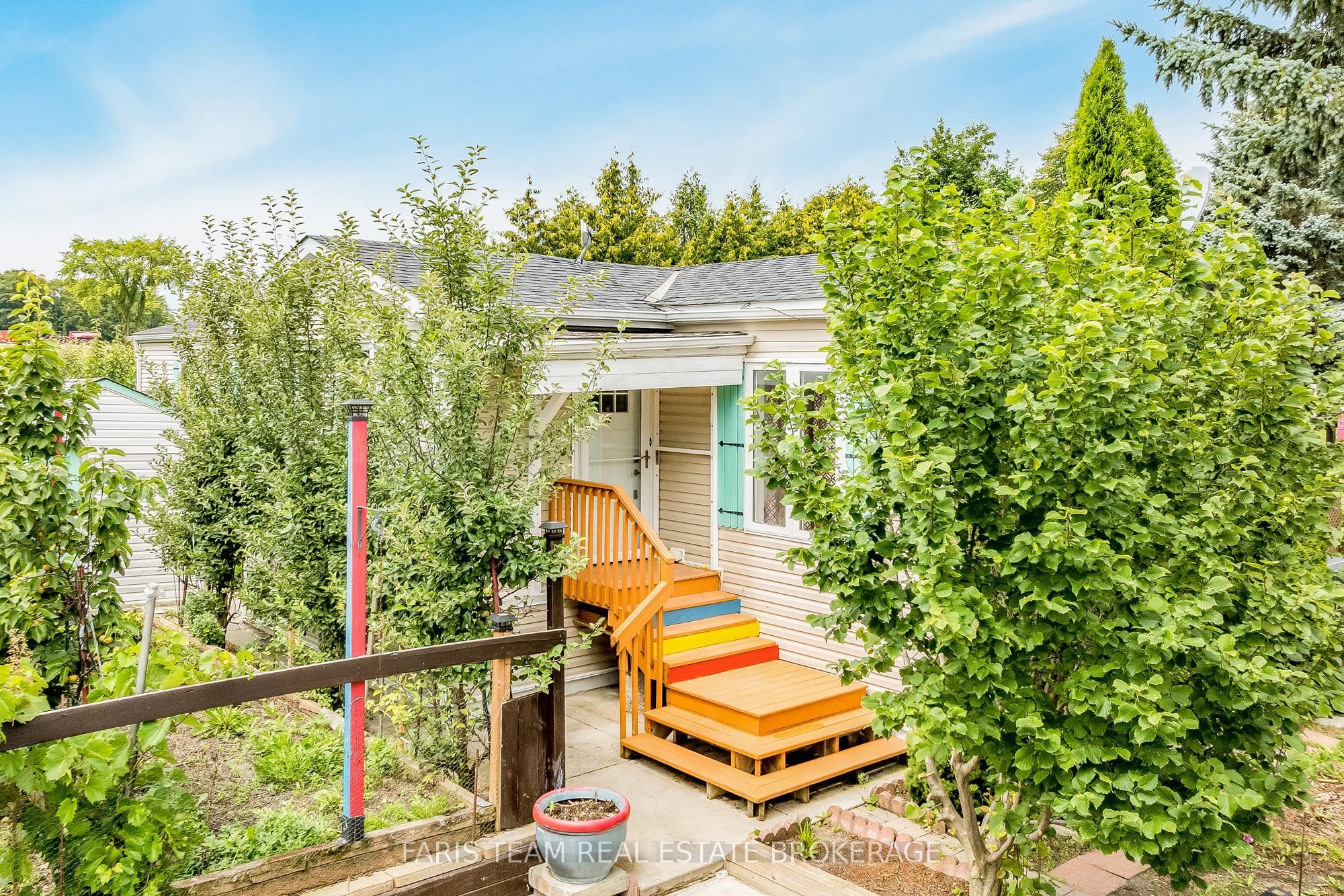 13 Sunrise Circle, Bradford West Gwillimbury, ON L3Z 2A5