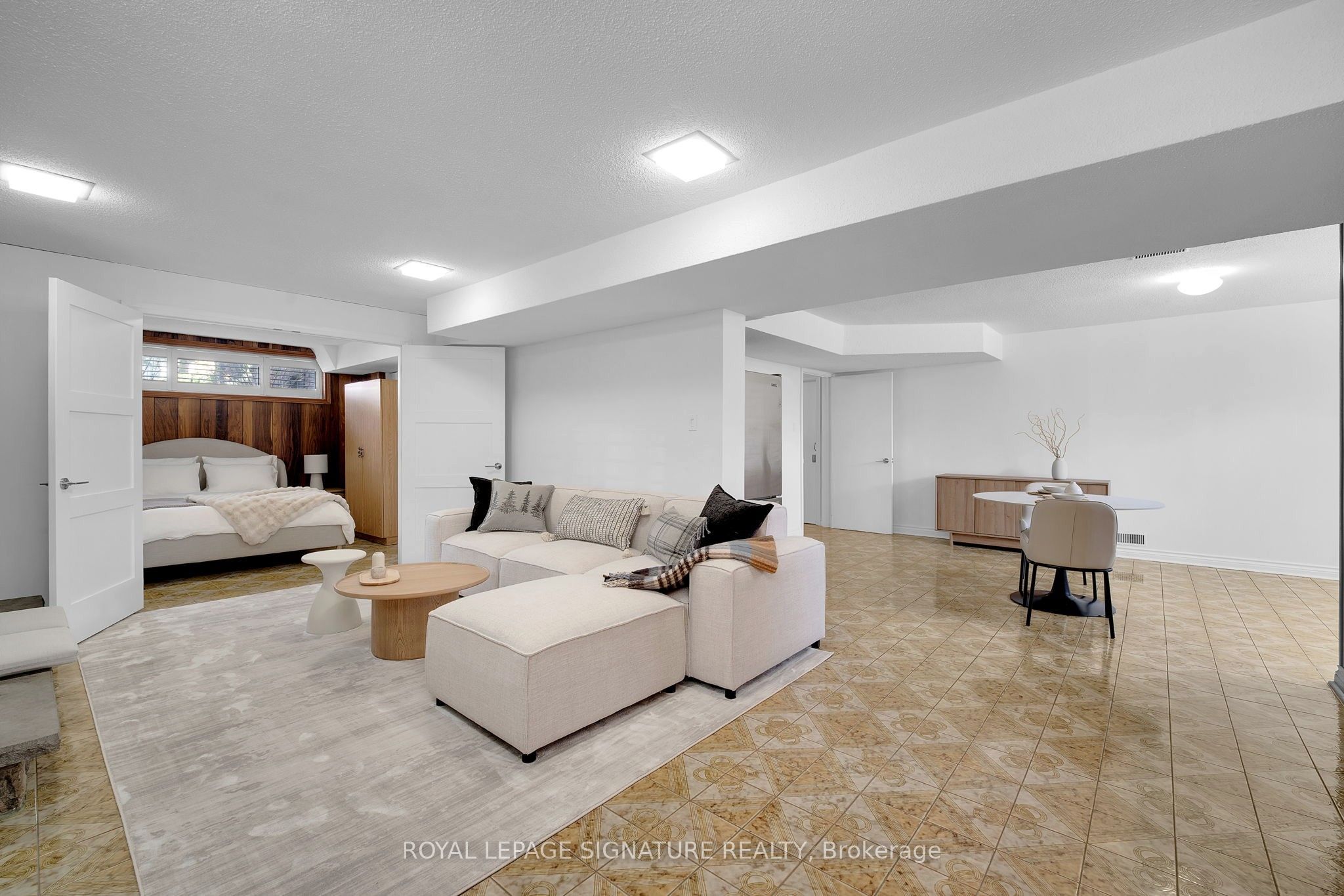 49 Sylvadene Parkway Lower, Vaughan, ON L4L 2M5 photo 4