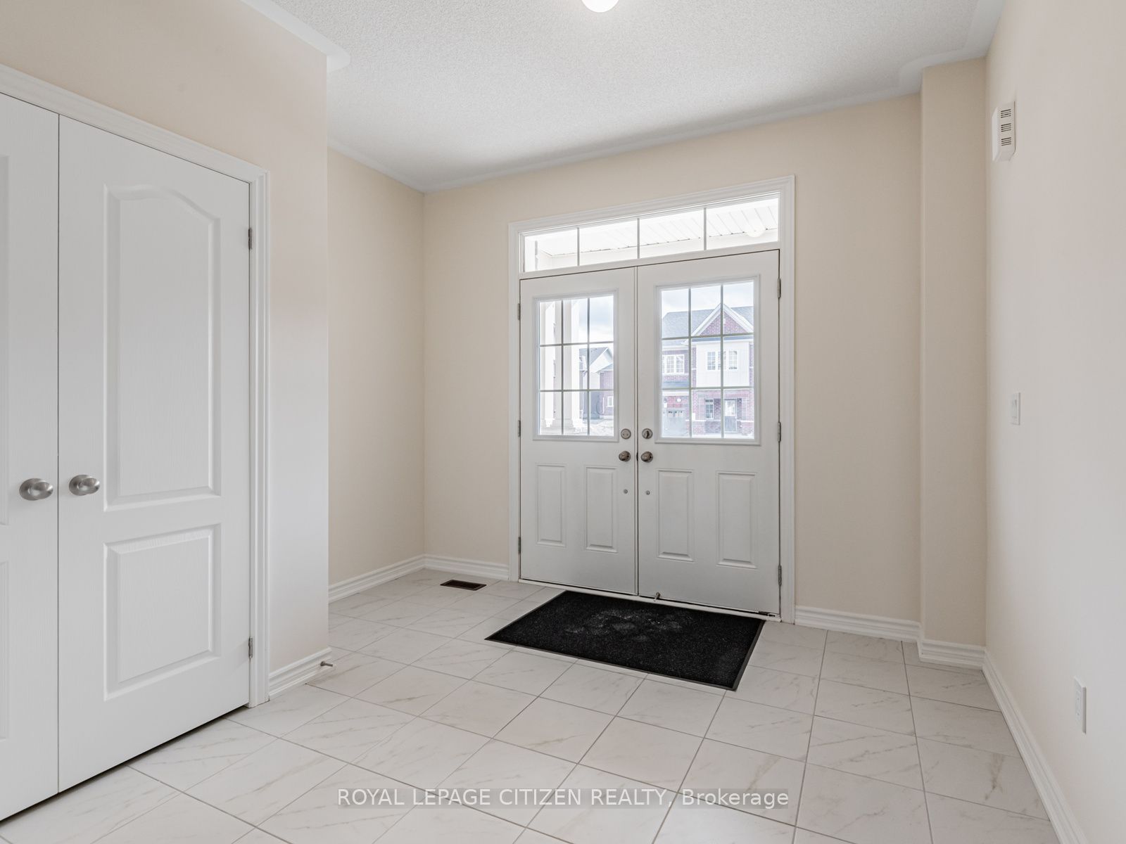 4 Heather Fullerton Road, Georgina, ON L0E 1R0 photo 3