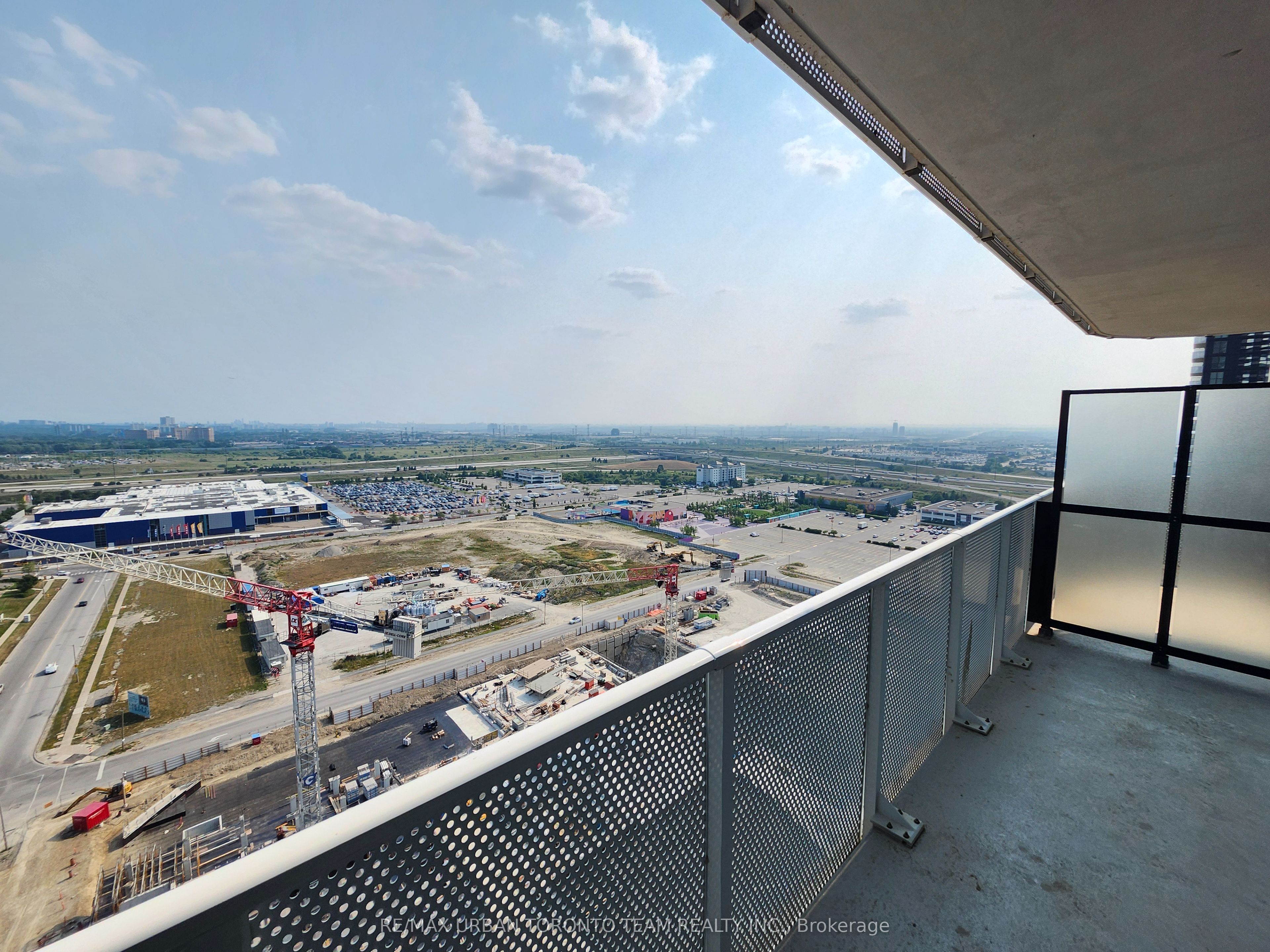 28 Interchange Way 2511, Vaughan, ON L4K 0P8 photo 2