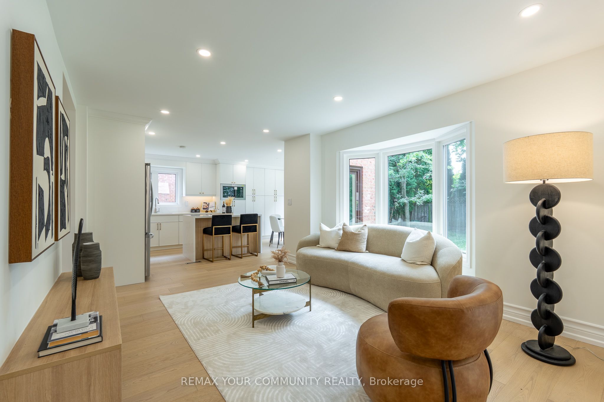 27 Houseman Crescent, Richmond Hill, ON L4C 7S3 photo 3