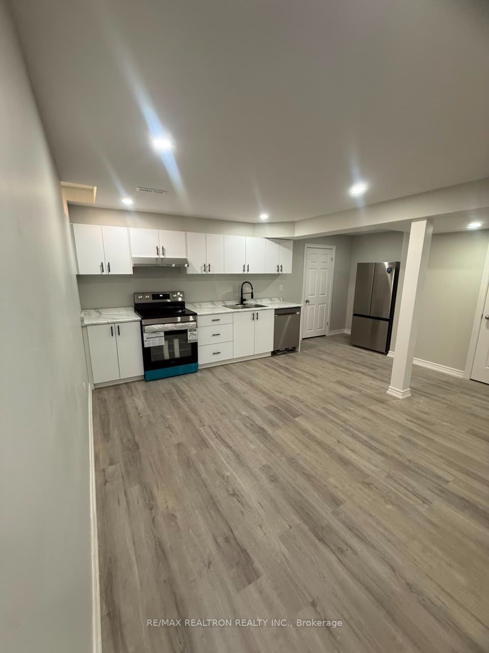 95 Tulip Street, Georgina, ON L4P 1C6 photo 2