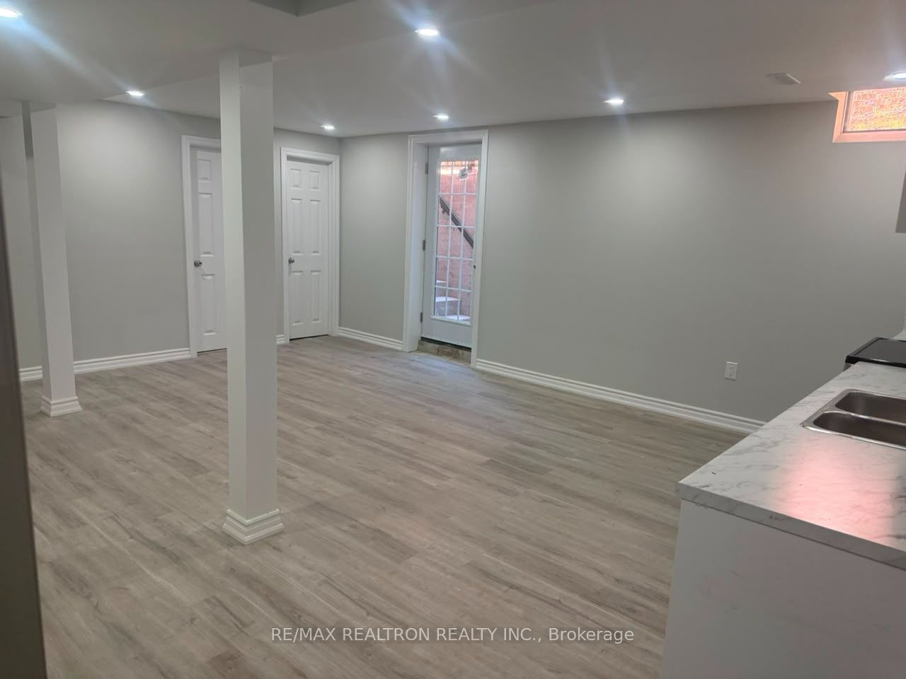 95 Tulip Street, Georgina, ON L4P 1C6 photo 4