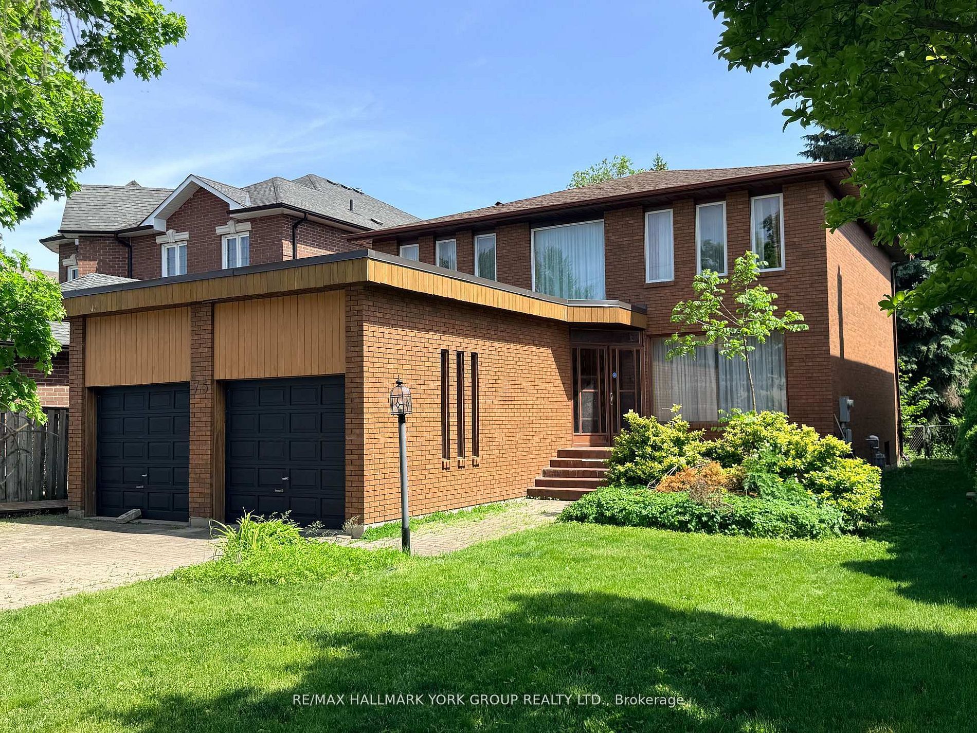 75 Spruce Avenue, Richmond Hill, ON L4C 6V9 photo 2