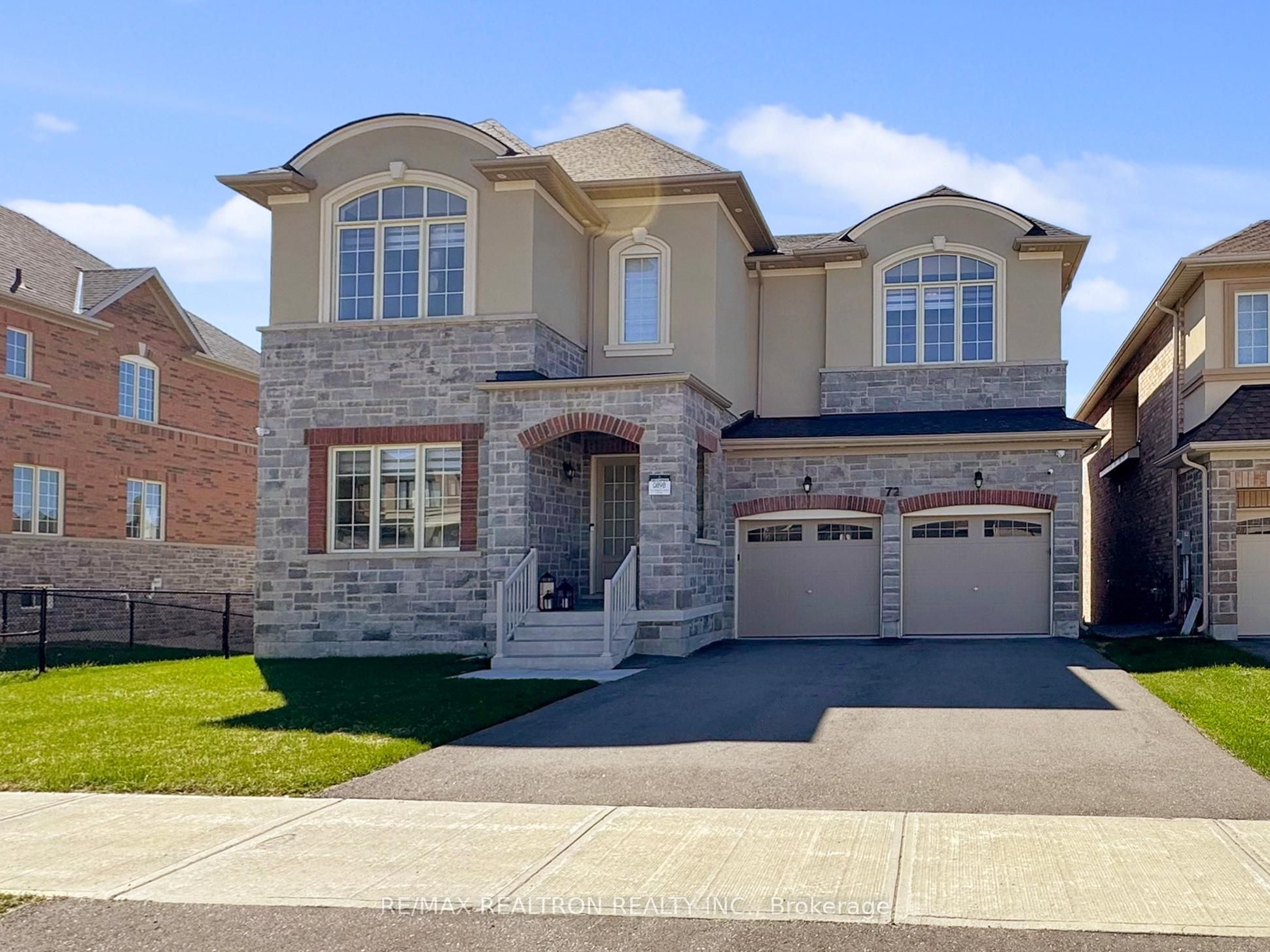 72 Carriage Shop Bend, East Gwillimbury, ON L9N 0Y5