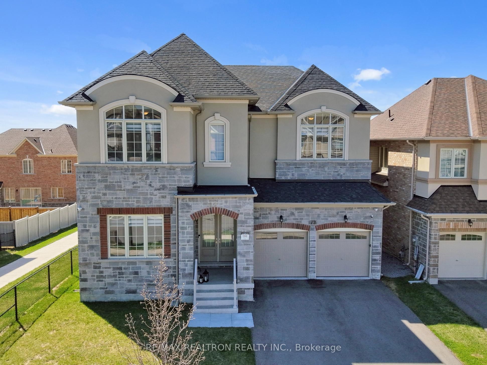 72 Carriage Shop Bend, East Gwillimbury, ON L9N 0Y5 photo 2