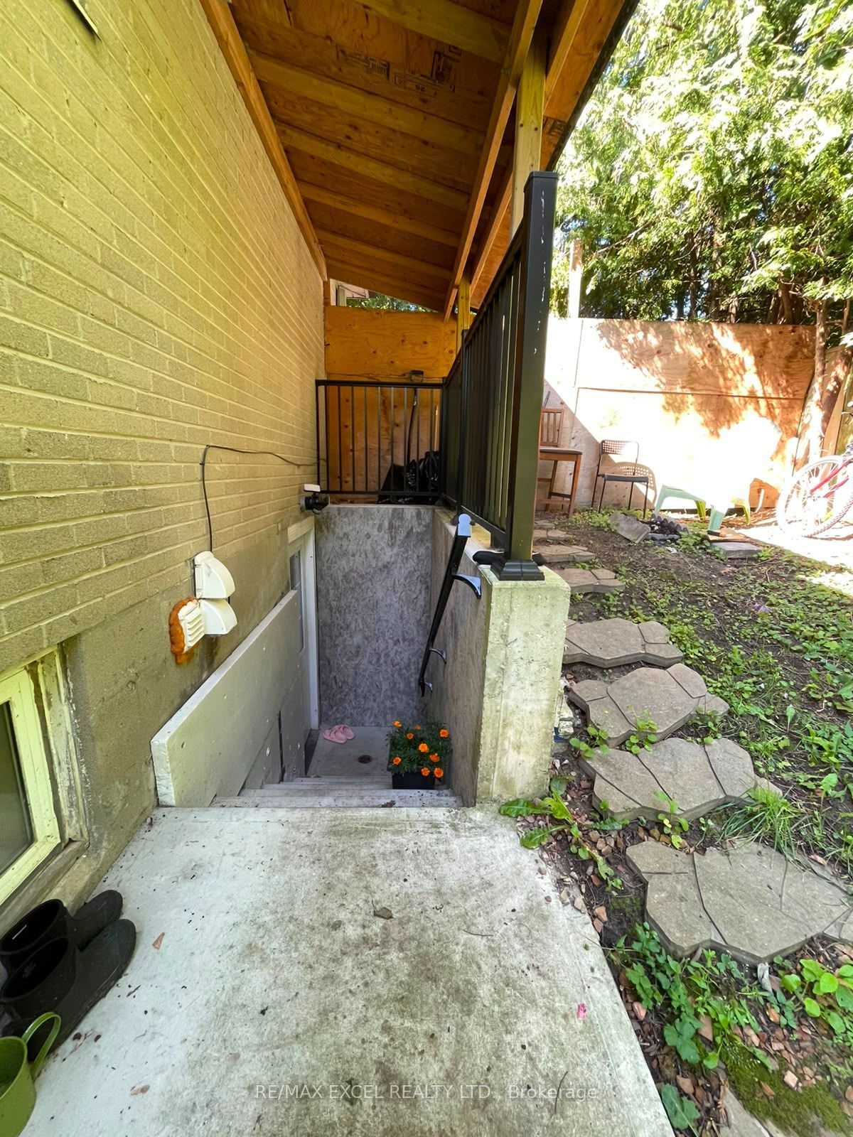 23 Algonquin Crescent Basement, Aurora, ON L4G 3E6 photo 5