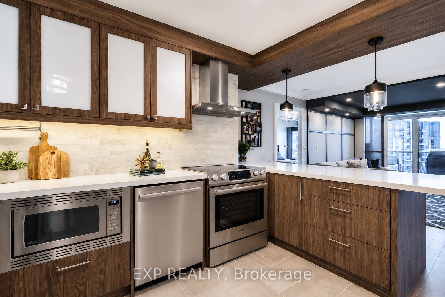 33 Cox Boulevard 1132, Markham, ON L3R 8A6 photo 2