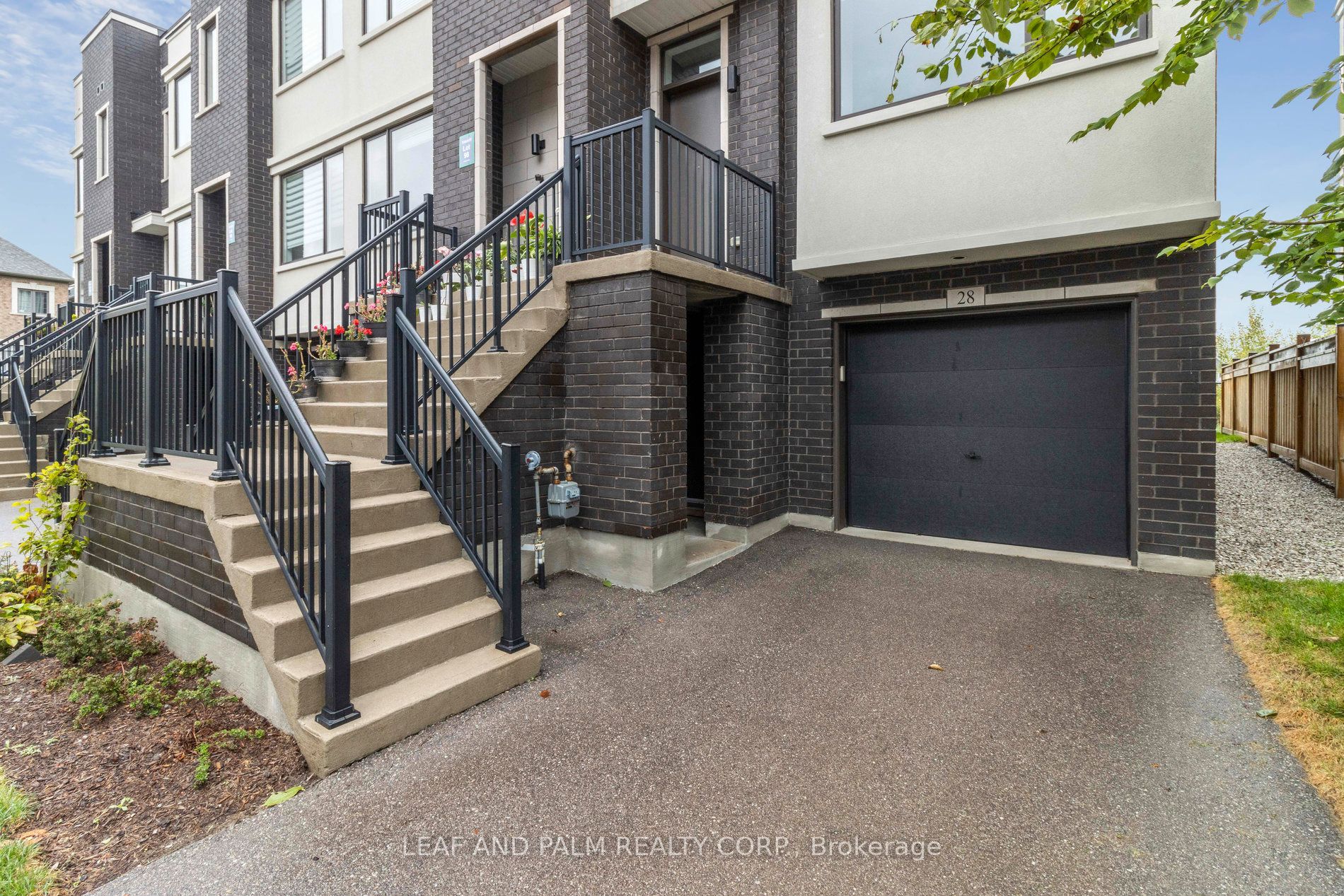 28 Cassila Way, Vaughan, ON L4H 4P2 photo 2