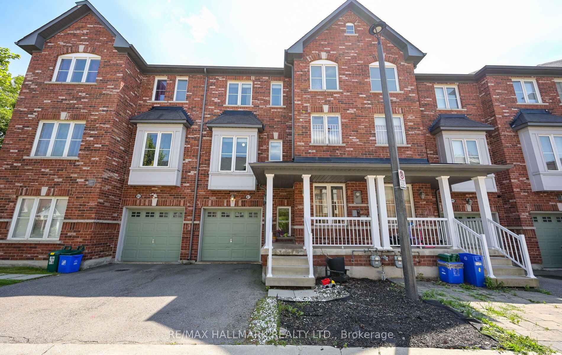 15 Old Colony Road 87, Richmond Hill, ON L4E 4L5