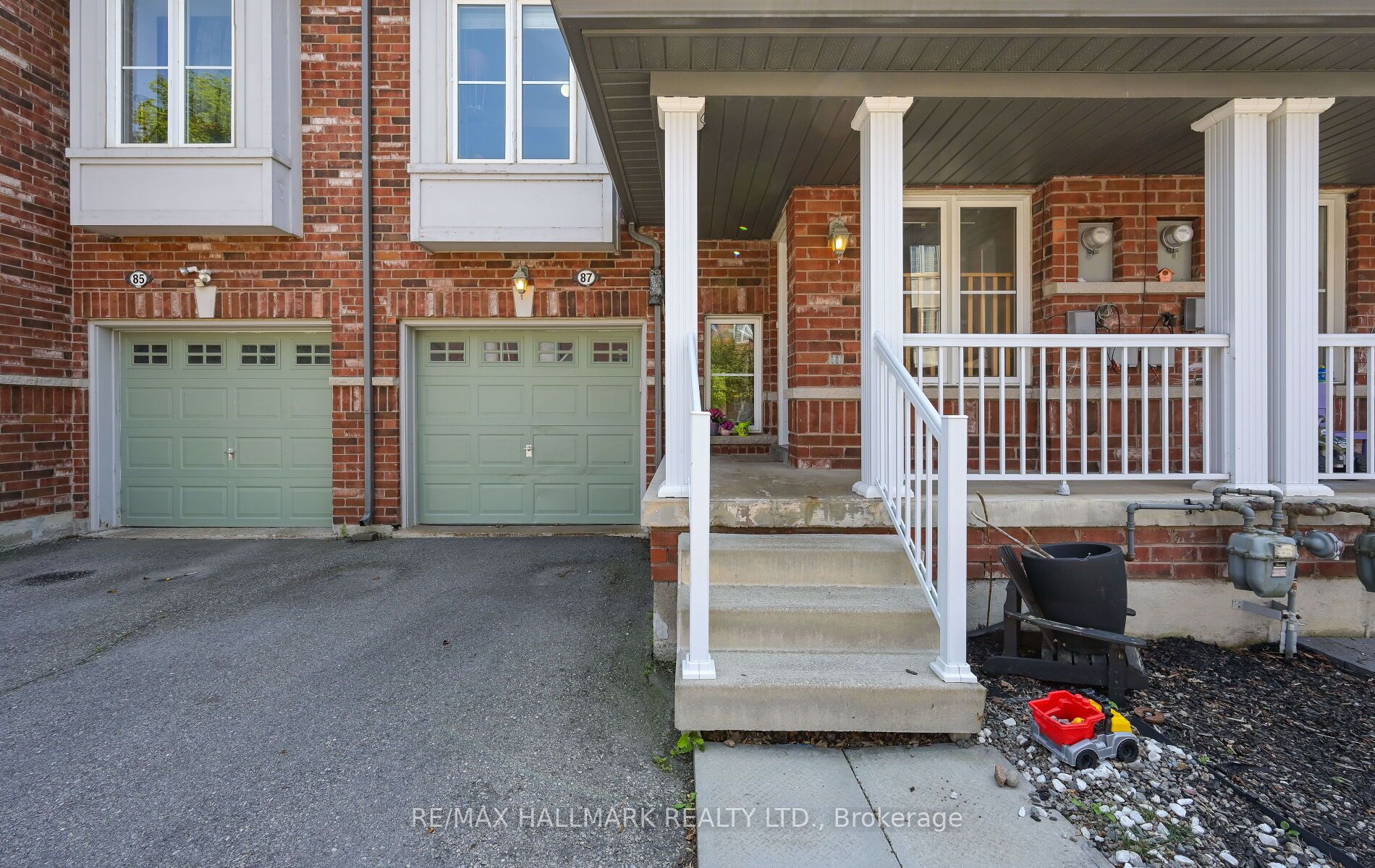 15 Old Colony Road 87, Richmond Hill, ON L4E 4L5 photo 2