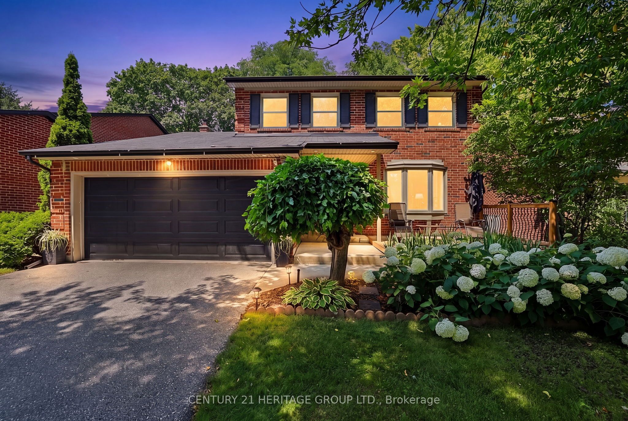 214 Lancaster Avenue, Newmarket, ON L3Y 5X2