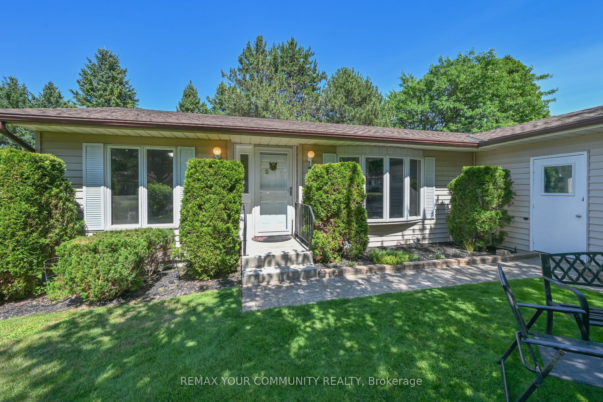 76 Tecumseth Pines Drive, New Tecumseth, ON L0G 1W0 photo 4
