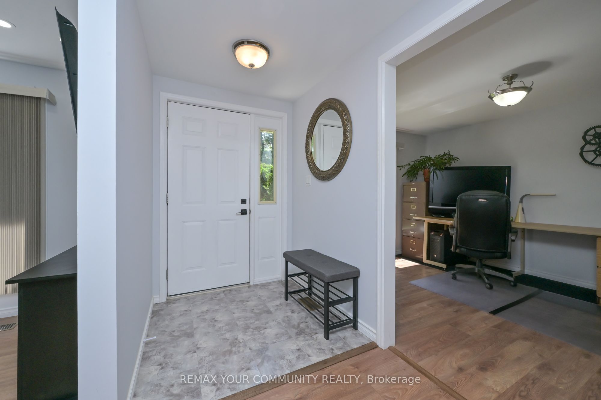 76 Tecumseth Pines Drive, New Tecumseth, ON L0G 1W0 photo 5
