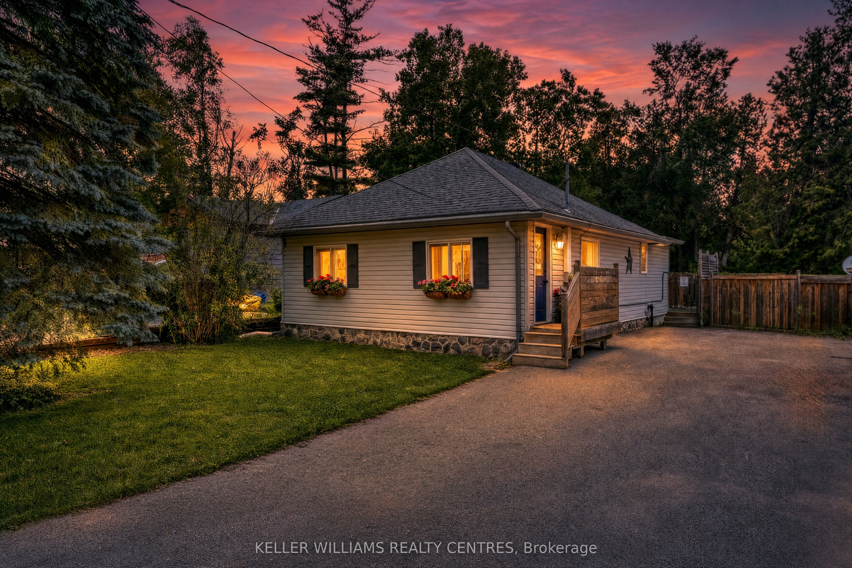 1152 Stoney Point Road, Innisfil, ON L0L 1W0