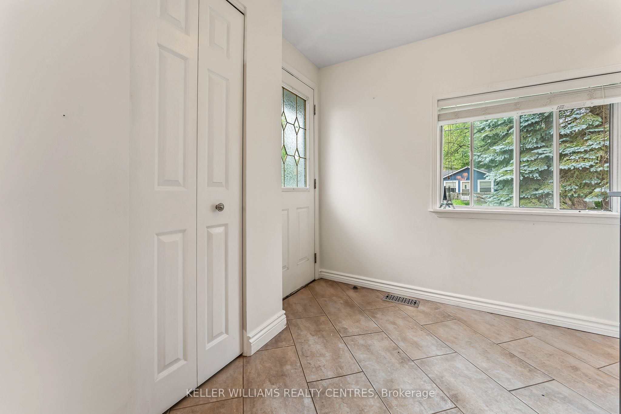 1152 Stoney Point Road, Innisfil, ON L0L 1W0 photo 3