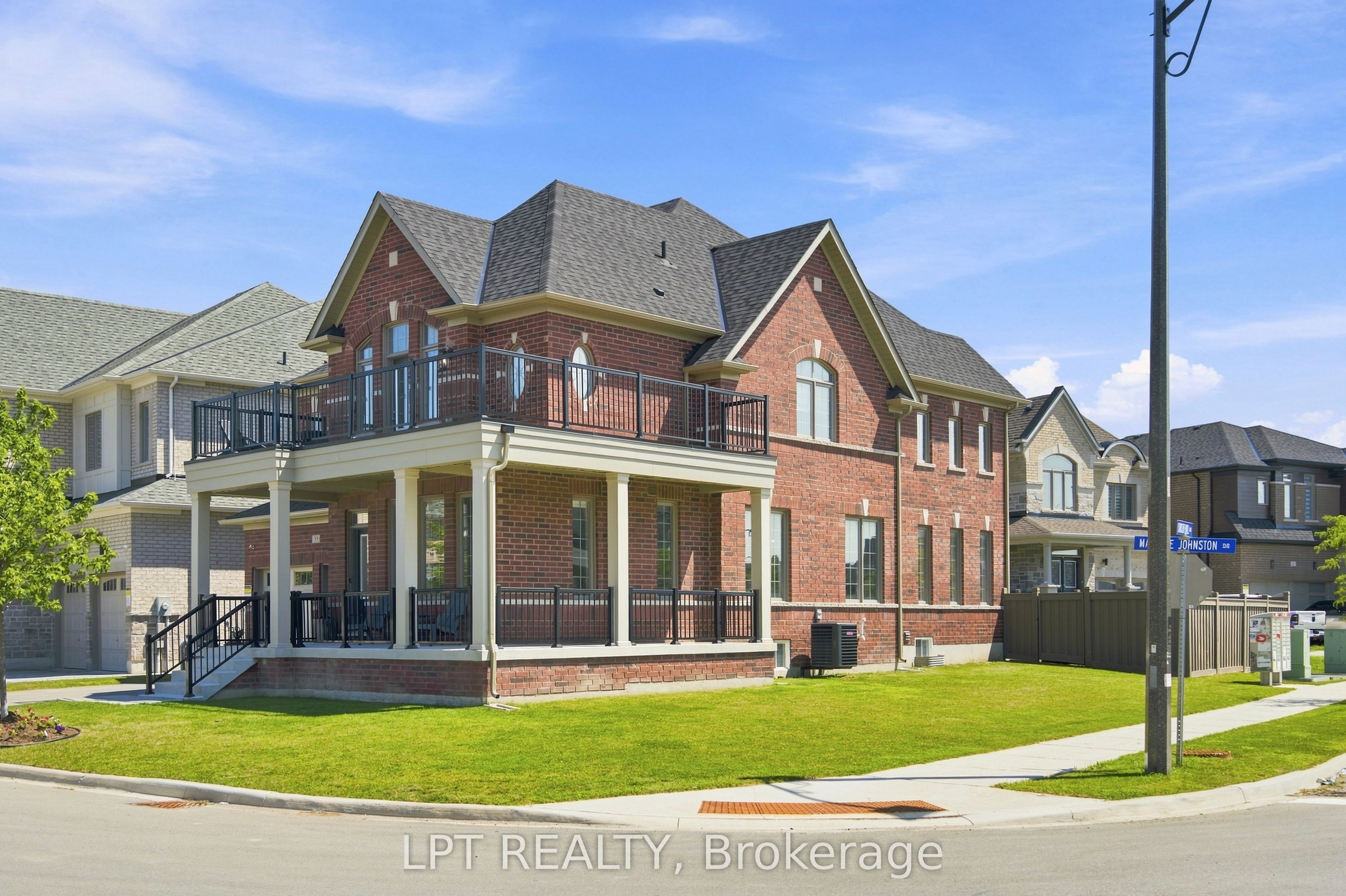 55 Marlene Johnston Drive, East Gwillimbury, ON L9N 0W8 photo 2