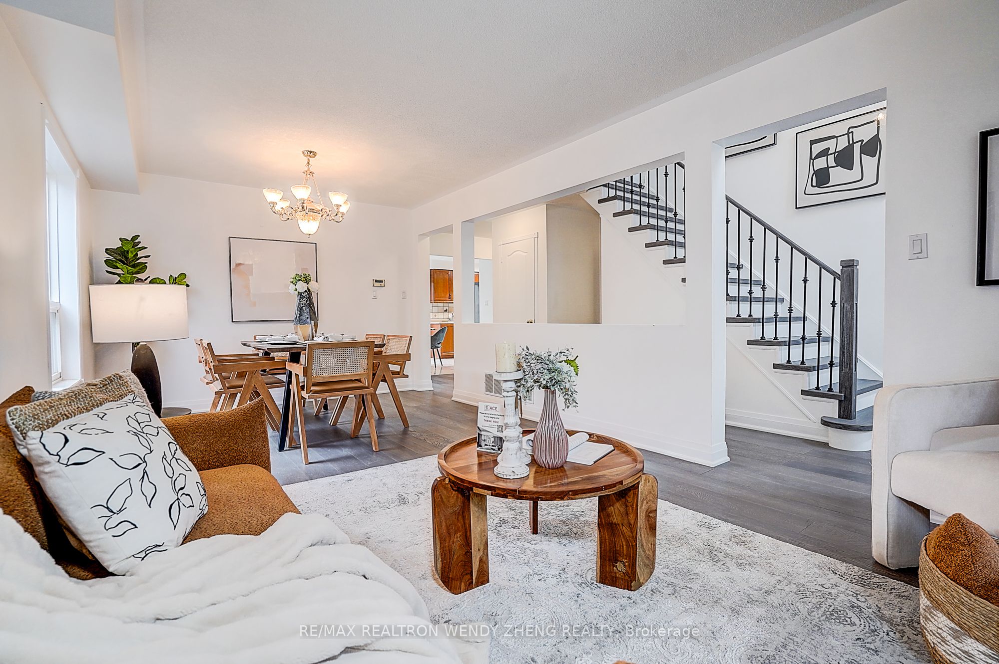 145 Glasgow Crescent, Georgina, ON L4P 4B1 photo 3