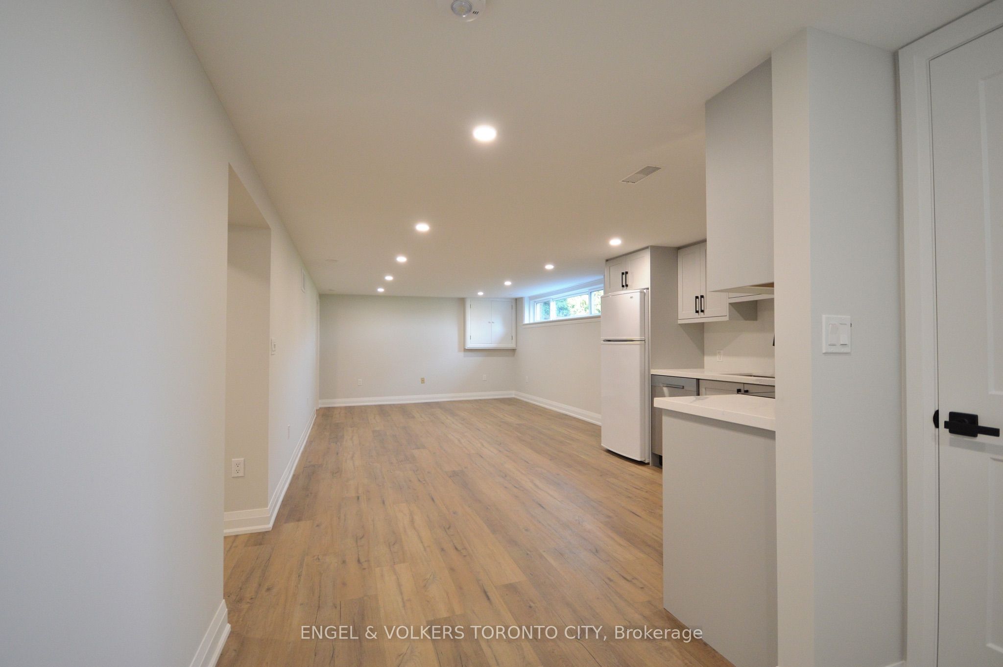 139 Queen Street Basement, Newmarket, ON L3Y 2E9 photo 4