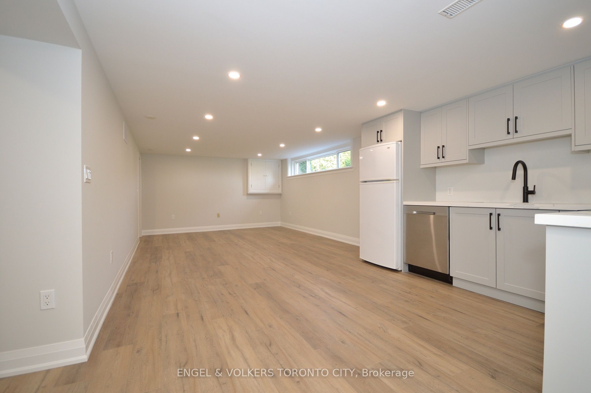 139 Queen Street Basement, Newmarket, ON L3Y 2E9 photo 5