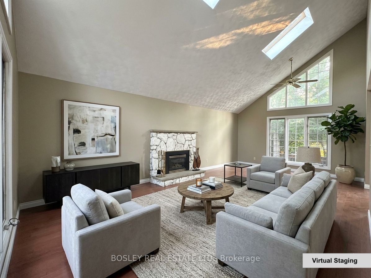 114 Lorne Avenue, Newmarket, ON L3Y 4J6 photo 2