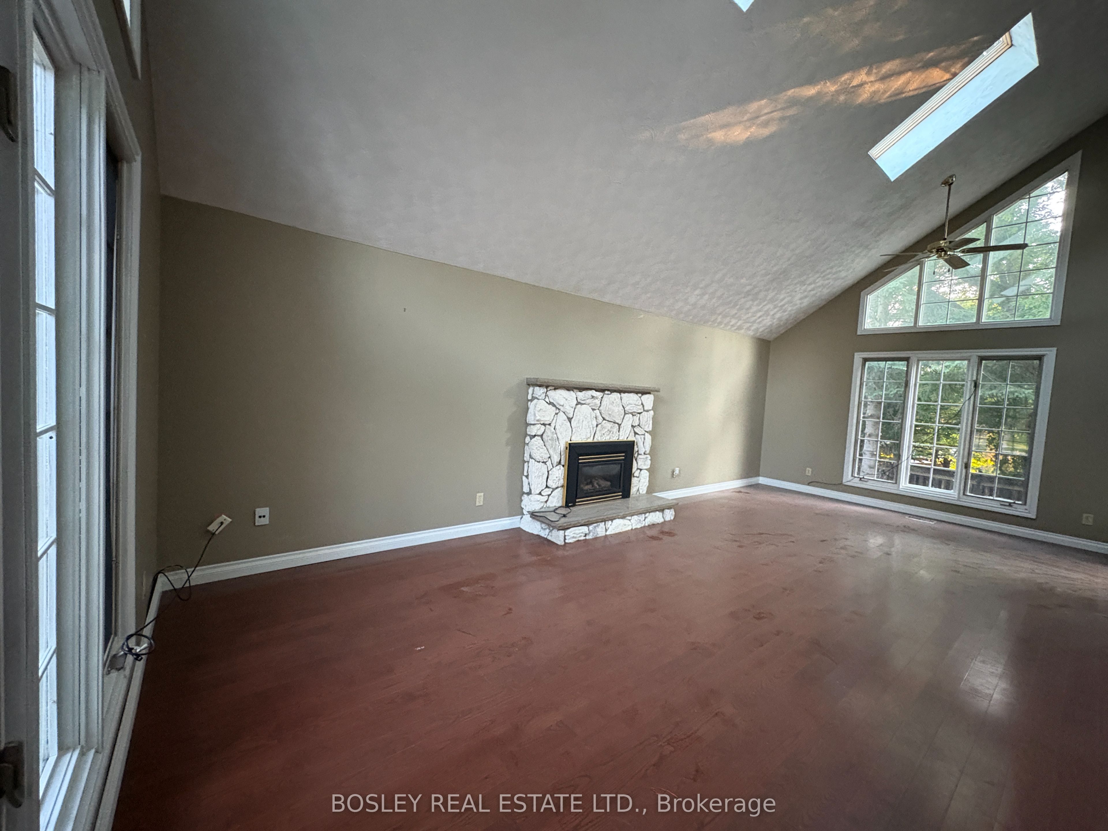 114 Lorne Avenue, Newmarket, ON L3Y 4J6 photo 3