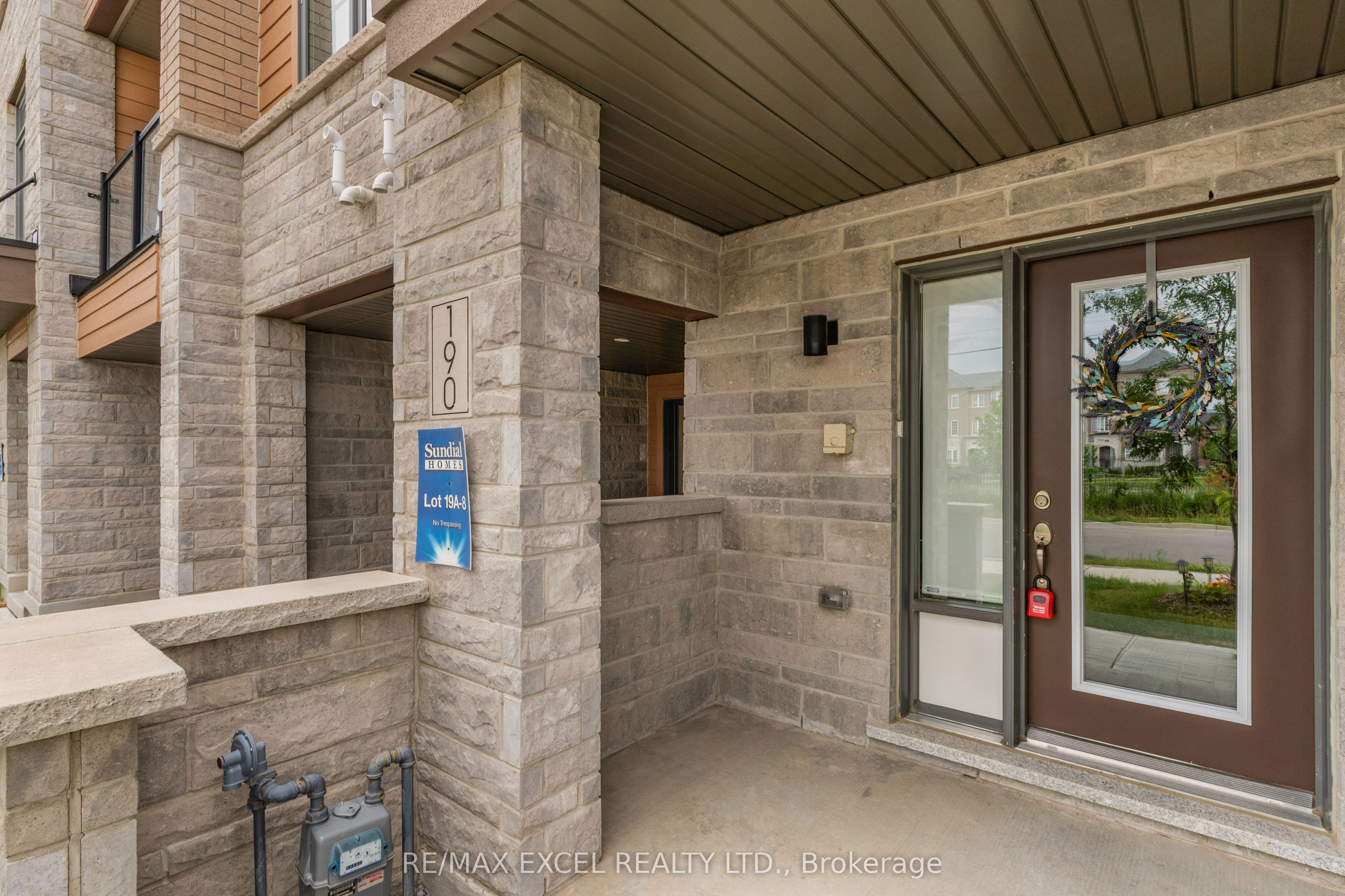 190 Vantage Loop, Newmarket, ON L3X 0L3 photo 2