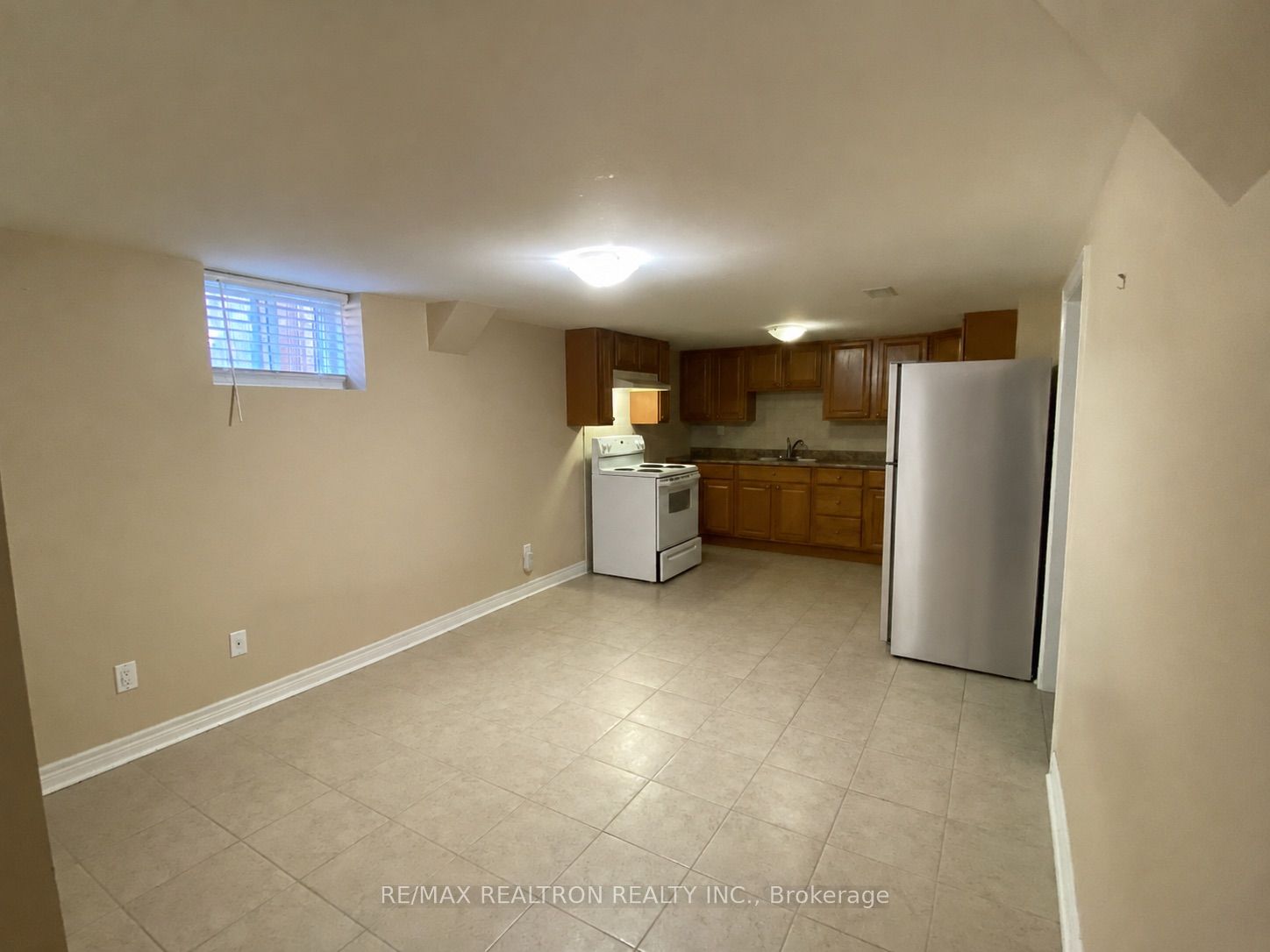 260 Axminster Drive Bsmt, Richmond Hill, ON L4C 2W1 photo 5