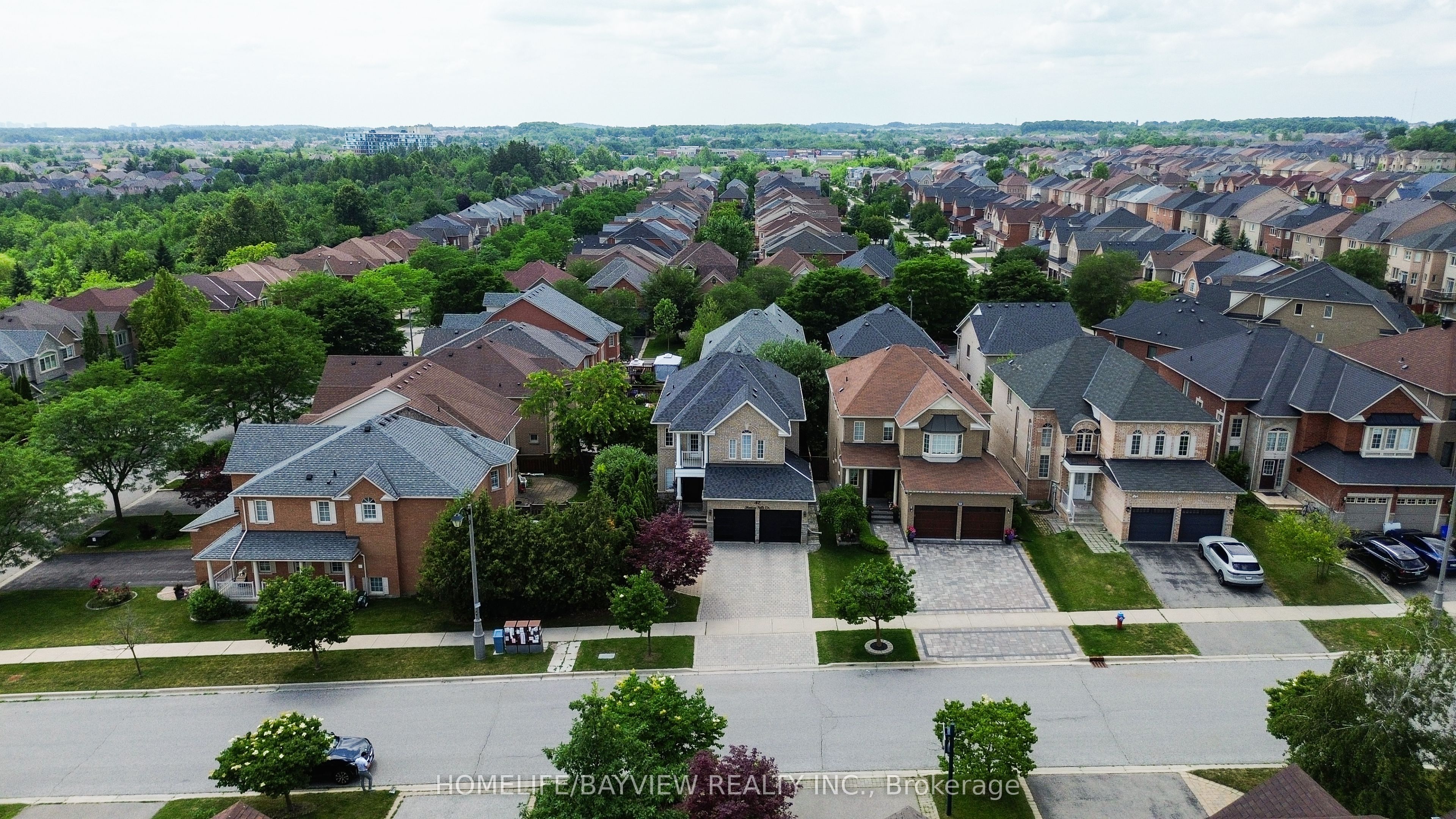 42 Shadow Falls Drive, Richmond Hill, ON L4E 4J7 photo 3
