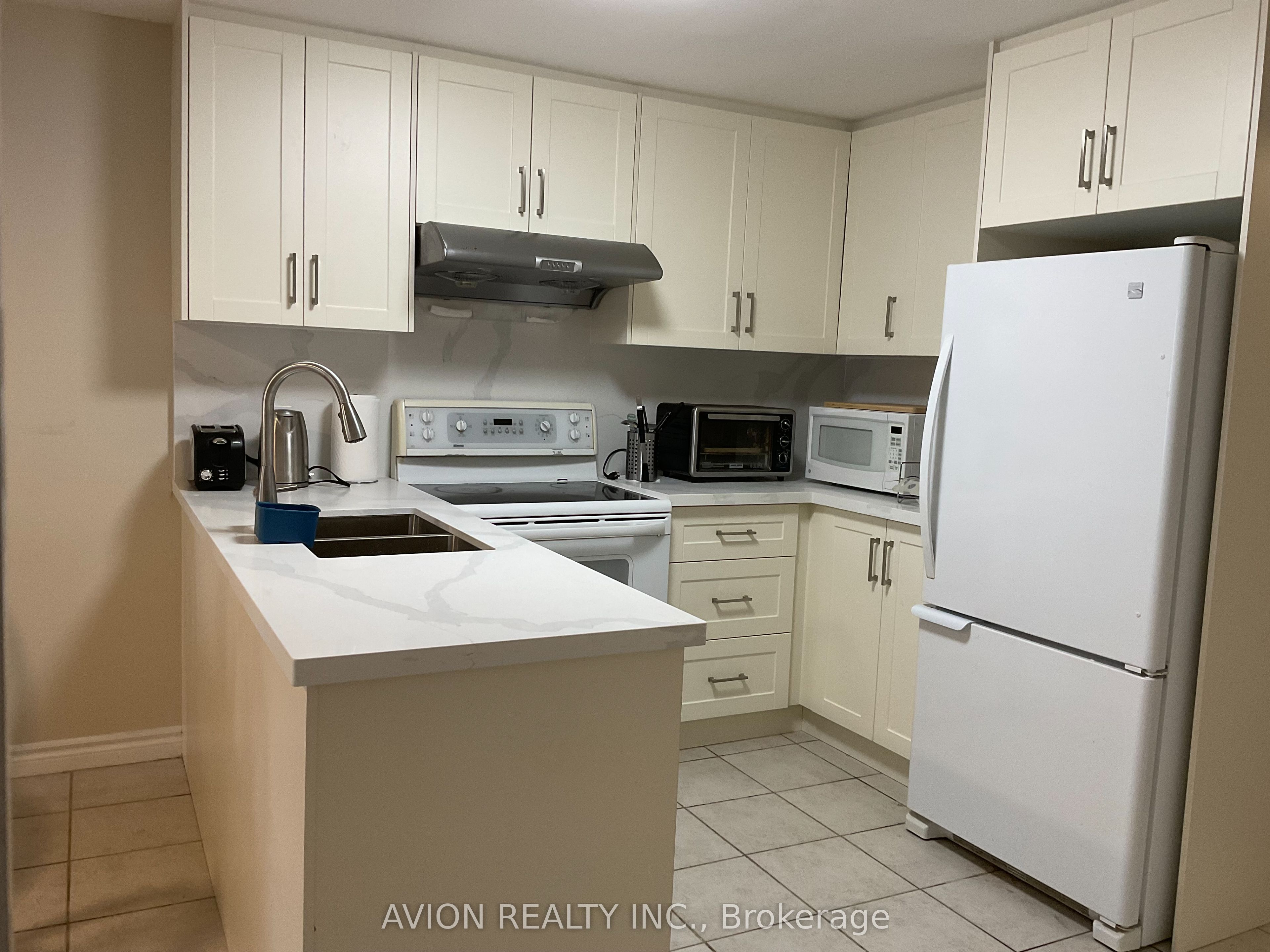 32 Manorheights Street, Richmond Hill, ON L4S 2H2 photo 5