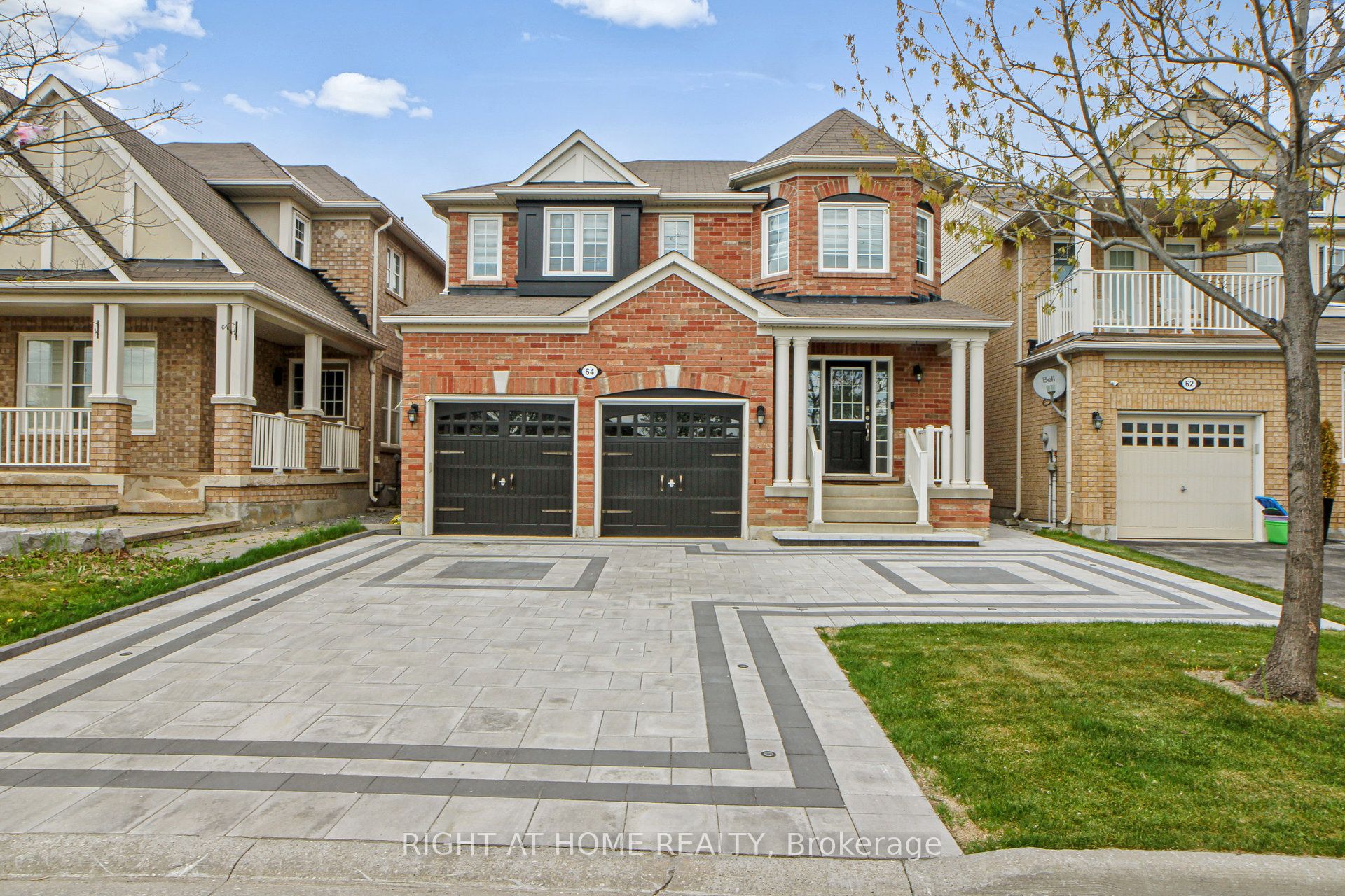 64 Williamson Family Hollow, Newmarket, ON L3X 3K2 photo 2