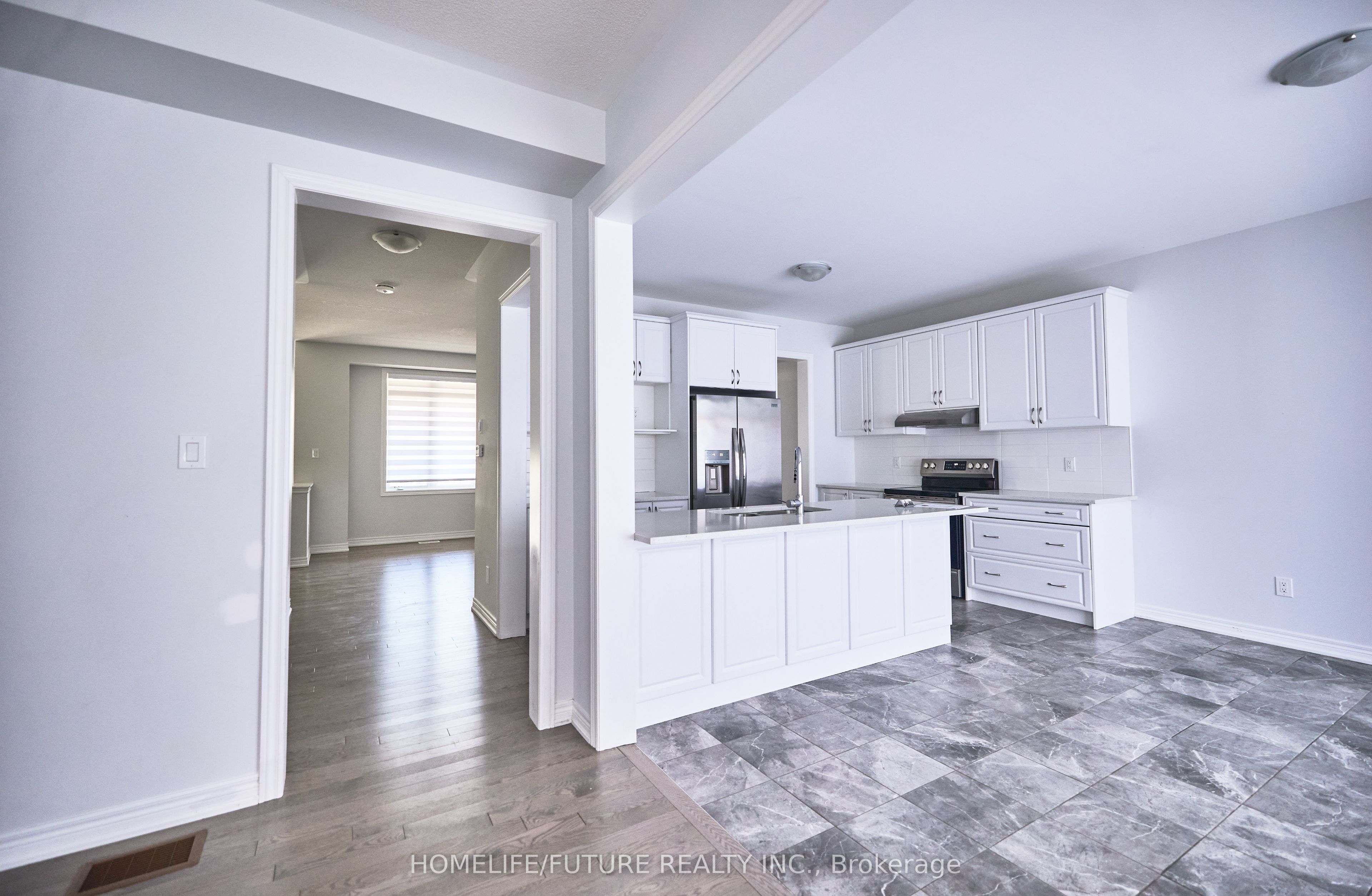 23 Faimira Avenue, Georgina, ON L4P 0C2 photo 3