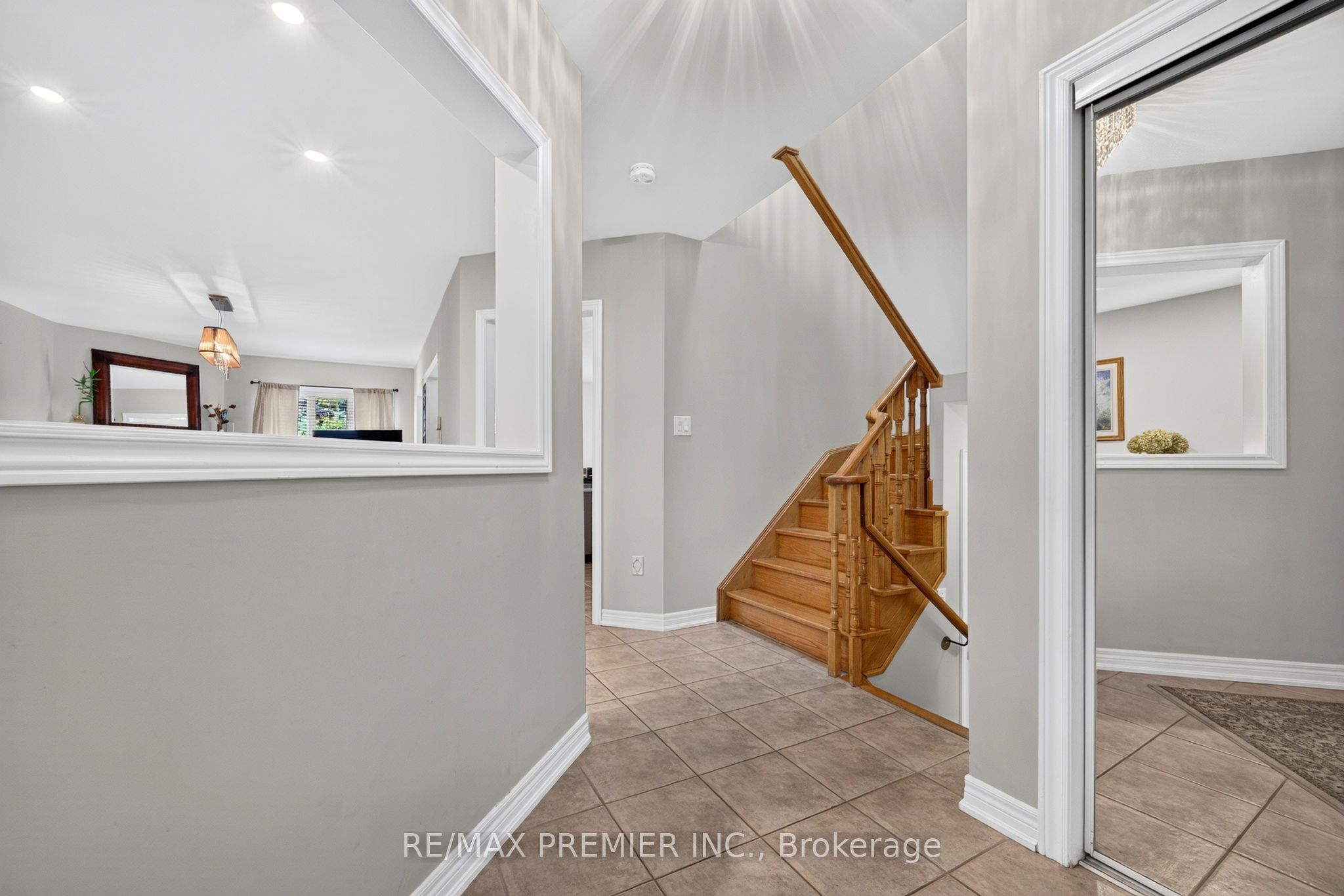 83 Royal Ridge Crescent, Vaughan, ON L6A 2T1 photo 5