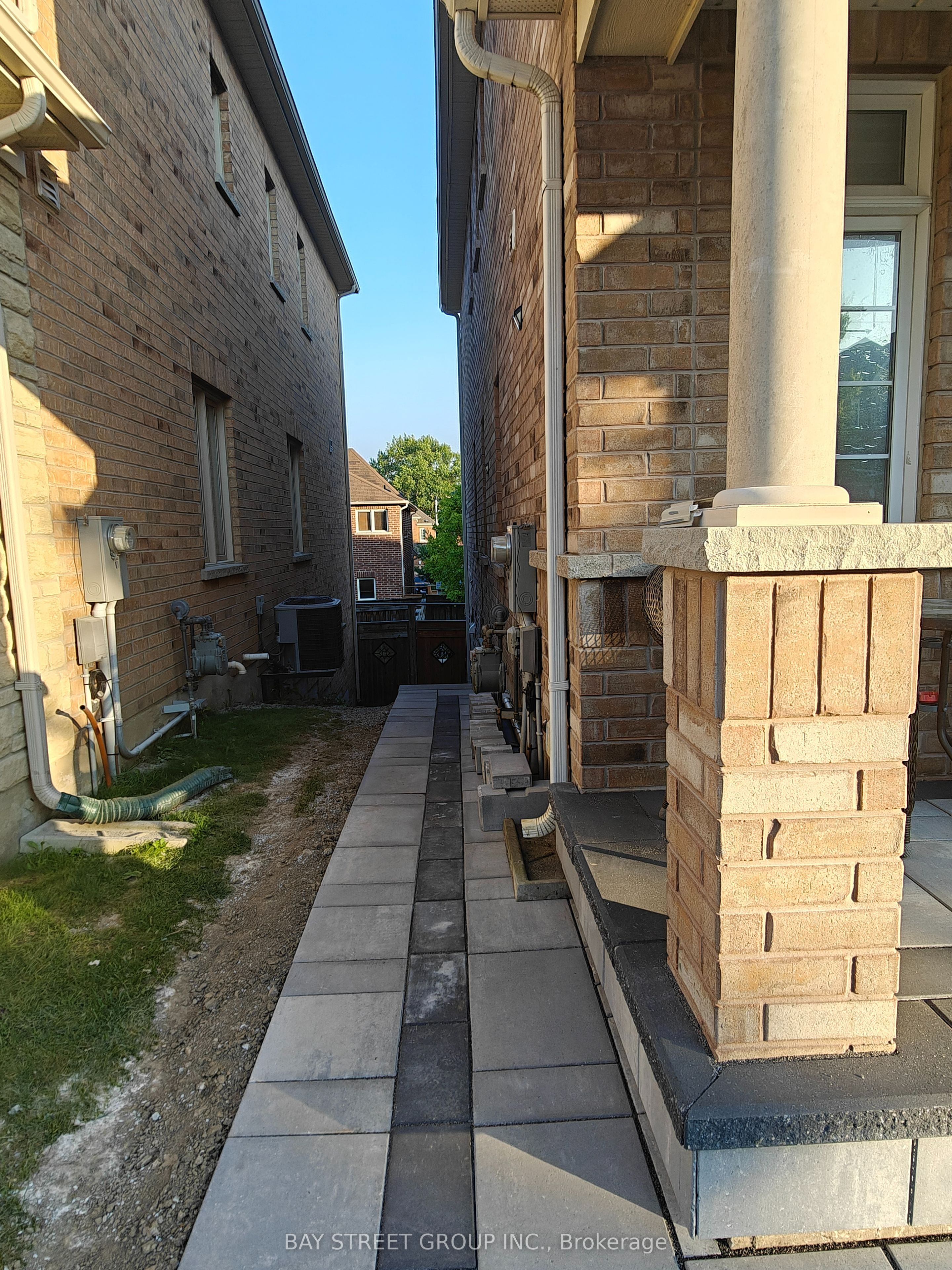 80 Bush Ridges Avenue, Richmond Hill, ON L4E 0N6 photo 3
